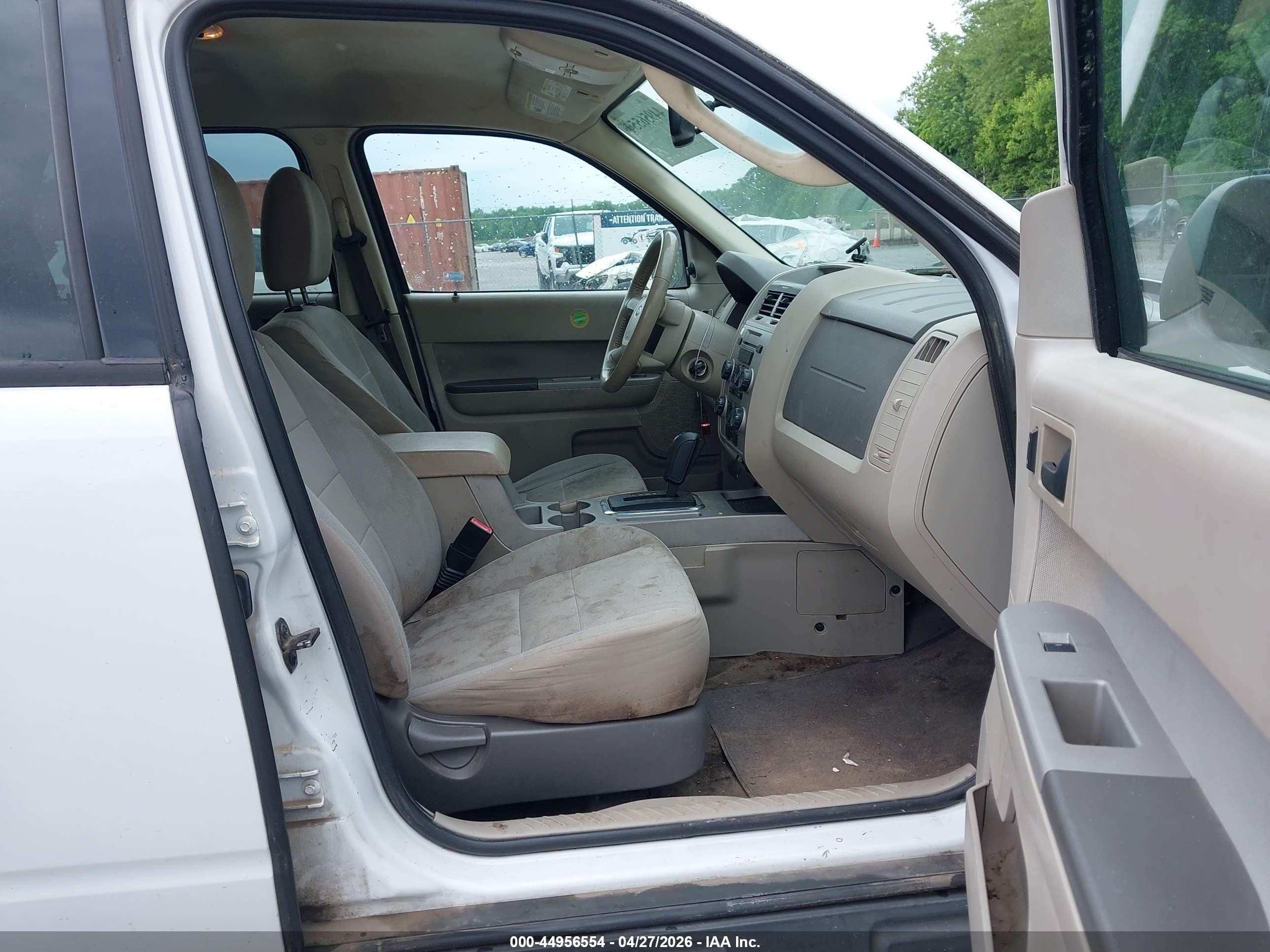 2011 Ford Escape Xlt White vin: 1FMCU9D73BKB26241