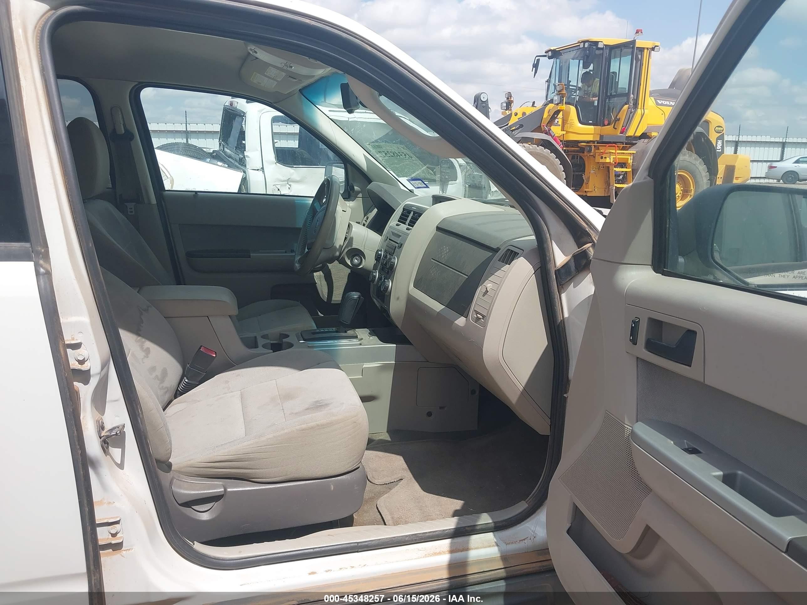2011 Ford Escape Xlt White vin: 1FMCU9D74BKA55972