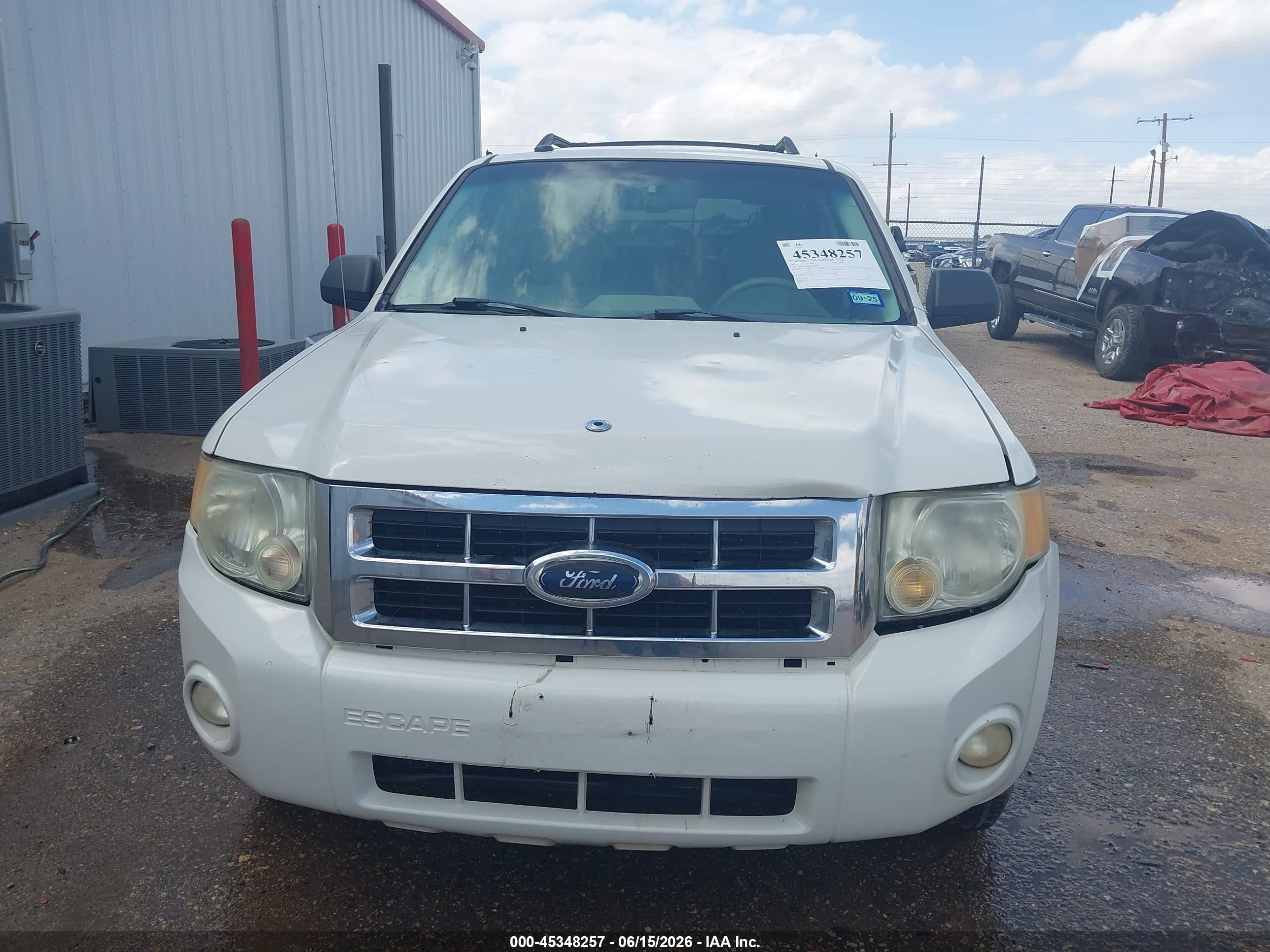 2011 Ford Escape Xlt White vin: 1FMCU9D74BKA55972
