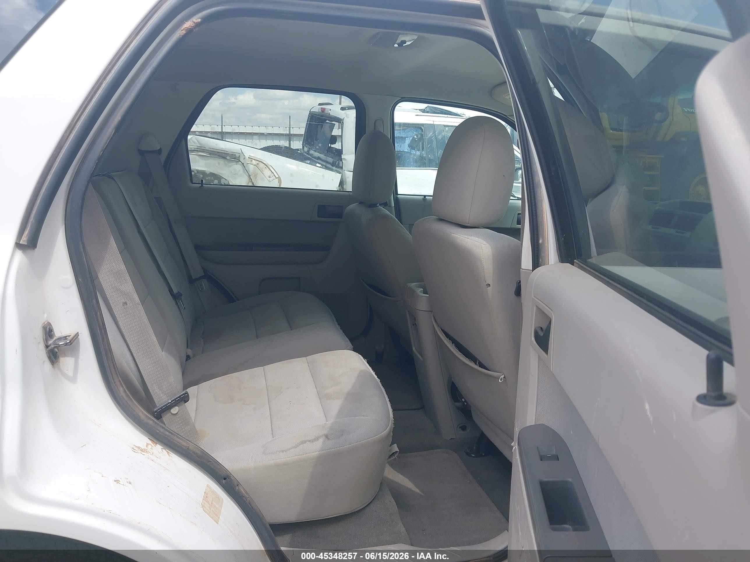 2011 Ford Escape Xlt White vin: 1FMCU9D74BKA55972