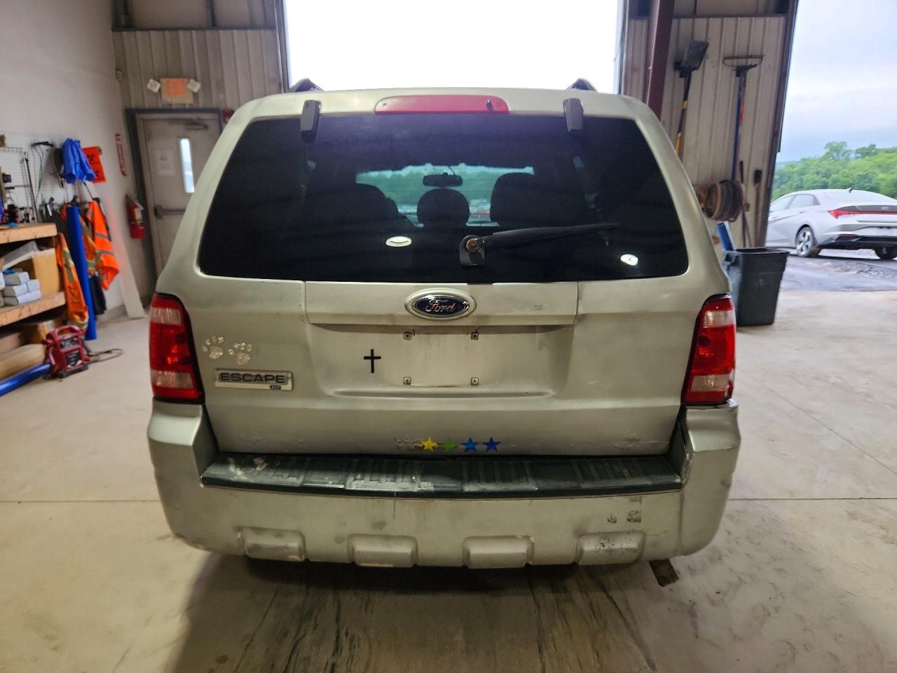 2011 Ford Escape Xlt Silver vin: 1FMCU9D74BKB34543