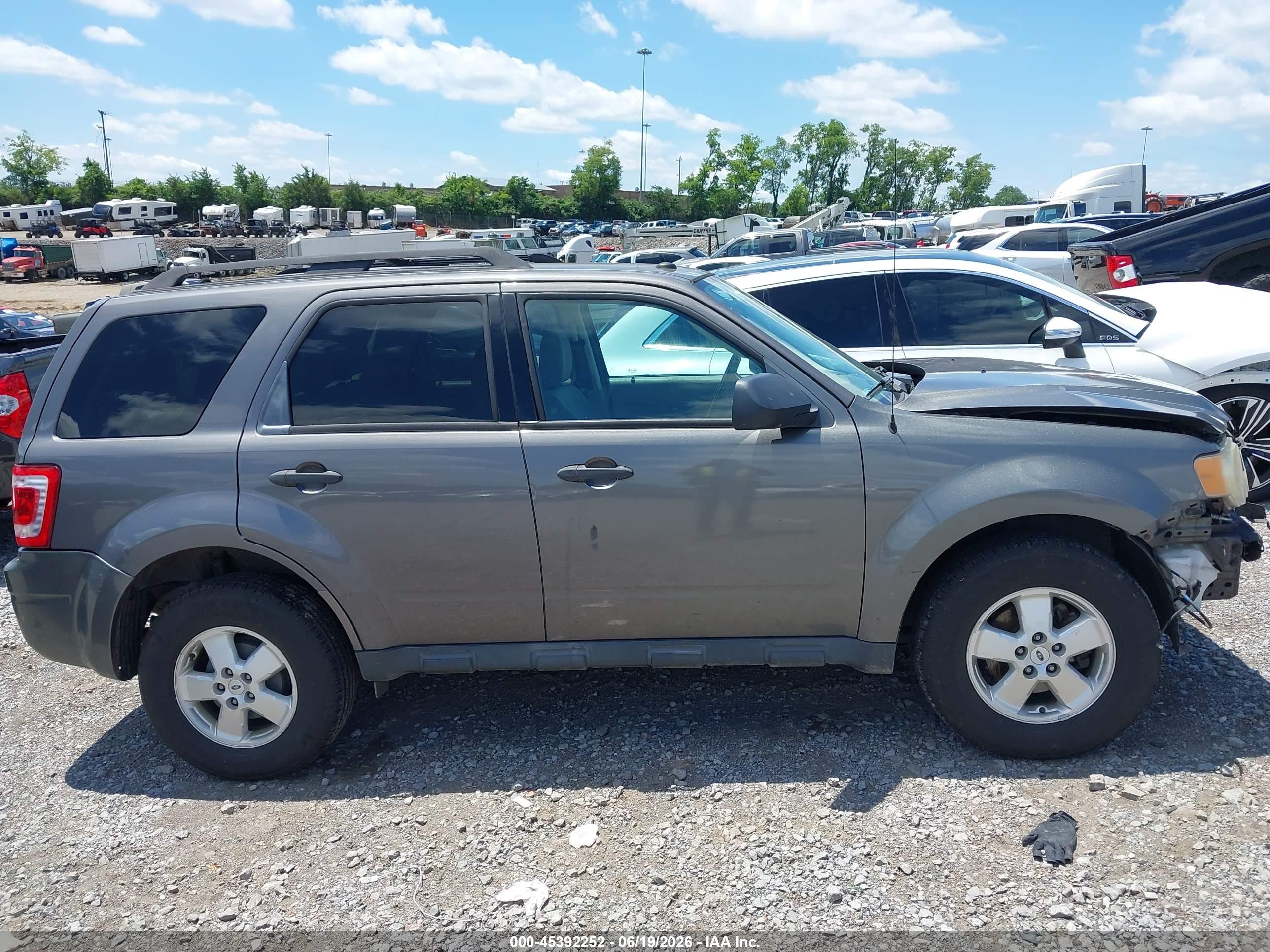 2011 Ford Escape Xlt Gray vin: 1FMCU9D74BKB34929