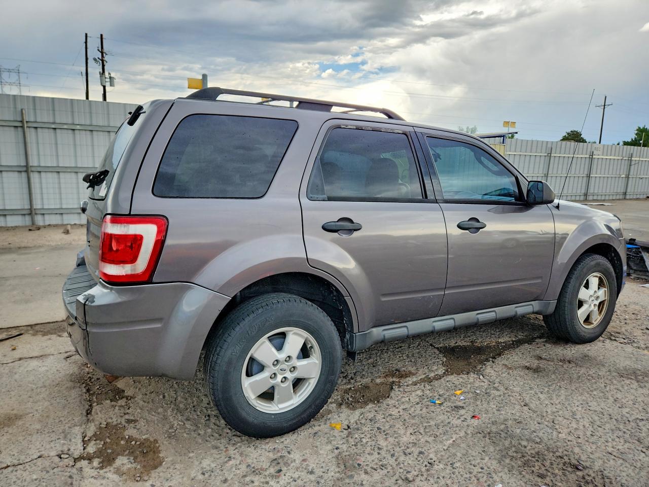 2010 Ford Escape Xlt Gray vin: 1FMCU9D75AKB95186