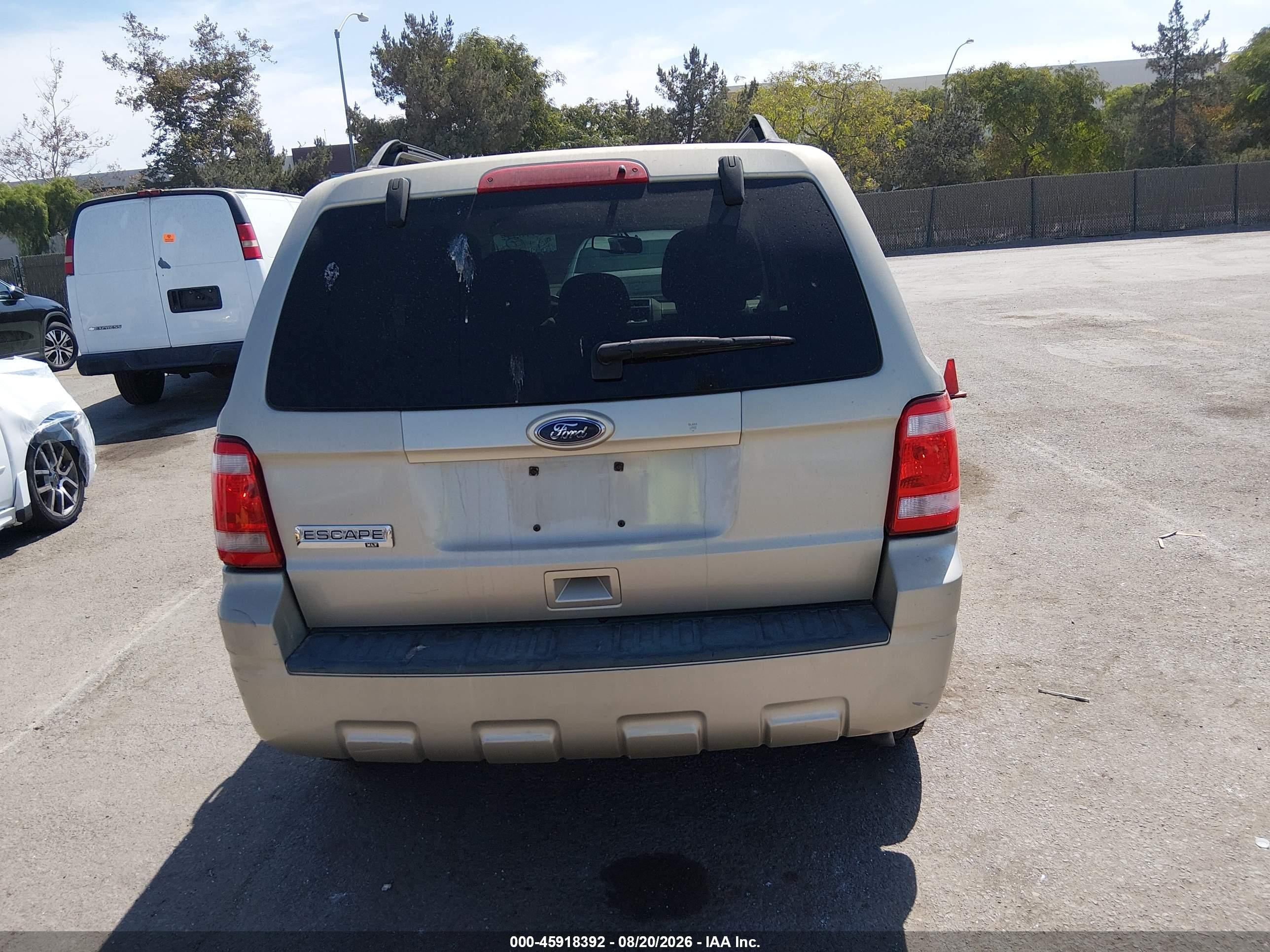 2010 Ford Escape Xlt Champagne vin: 1FMCU9D75AKC77323