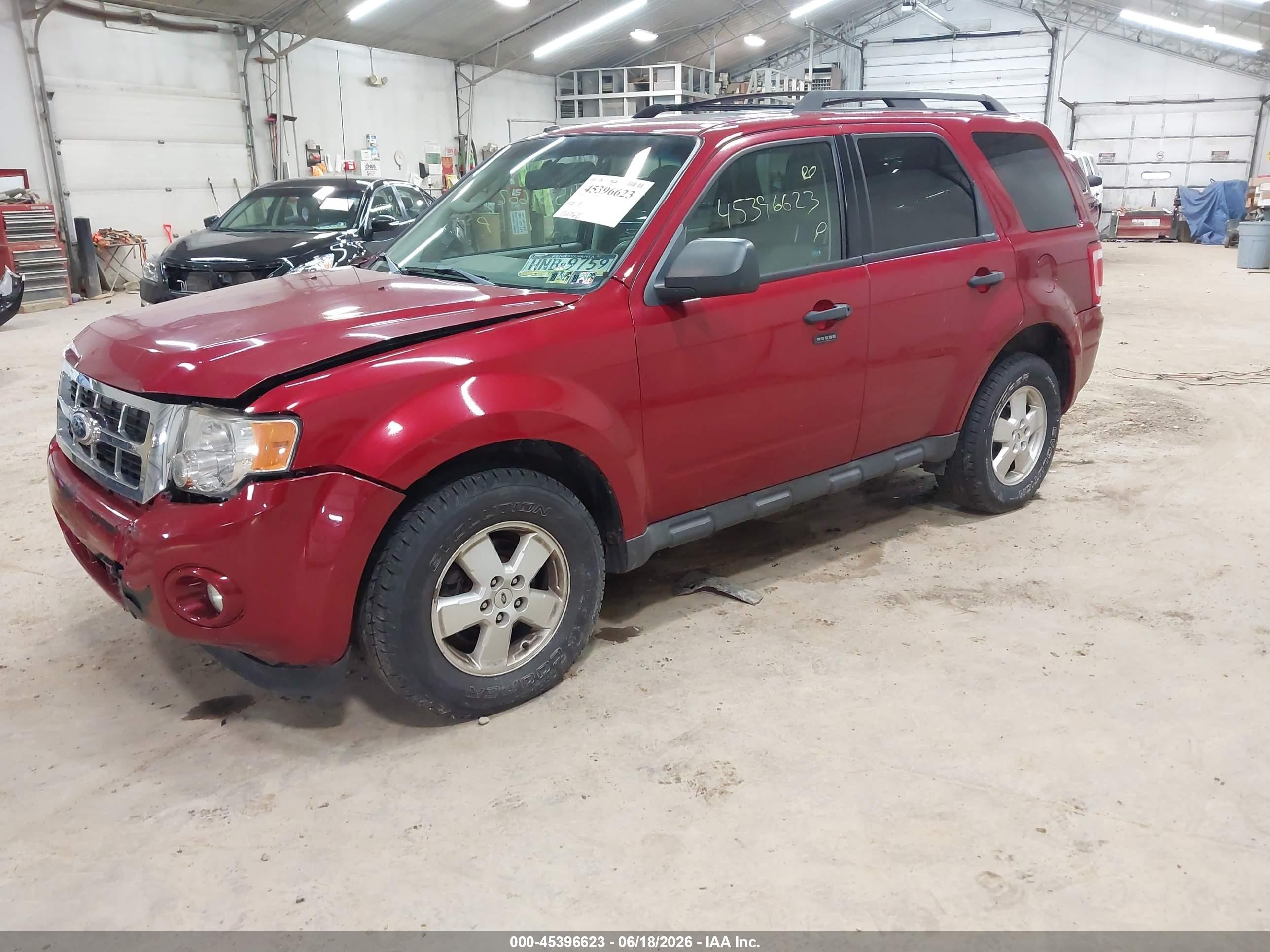 2011 Ford Escape Xlt Burgundy vin: 1FMCU9D75BKB11580