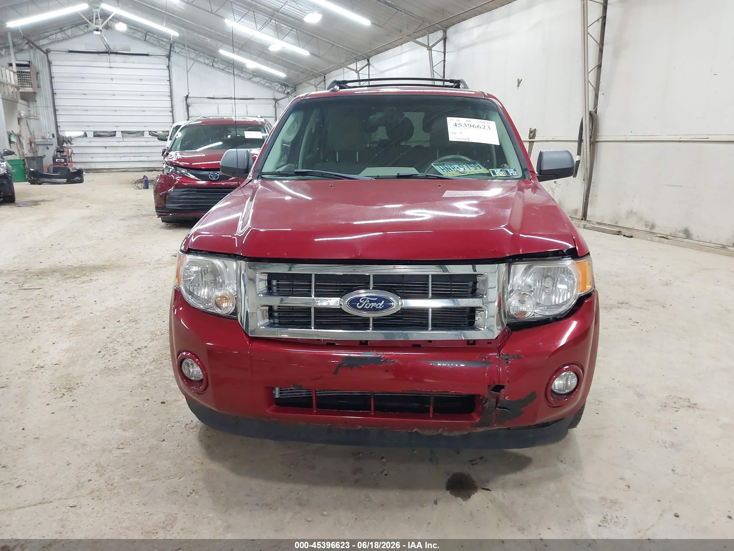 2011 Ford Escape Xlt Burgundy vin: 1FMCU9D75BKB11580