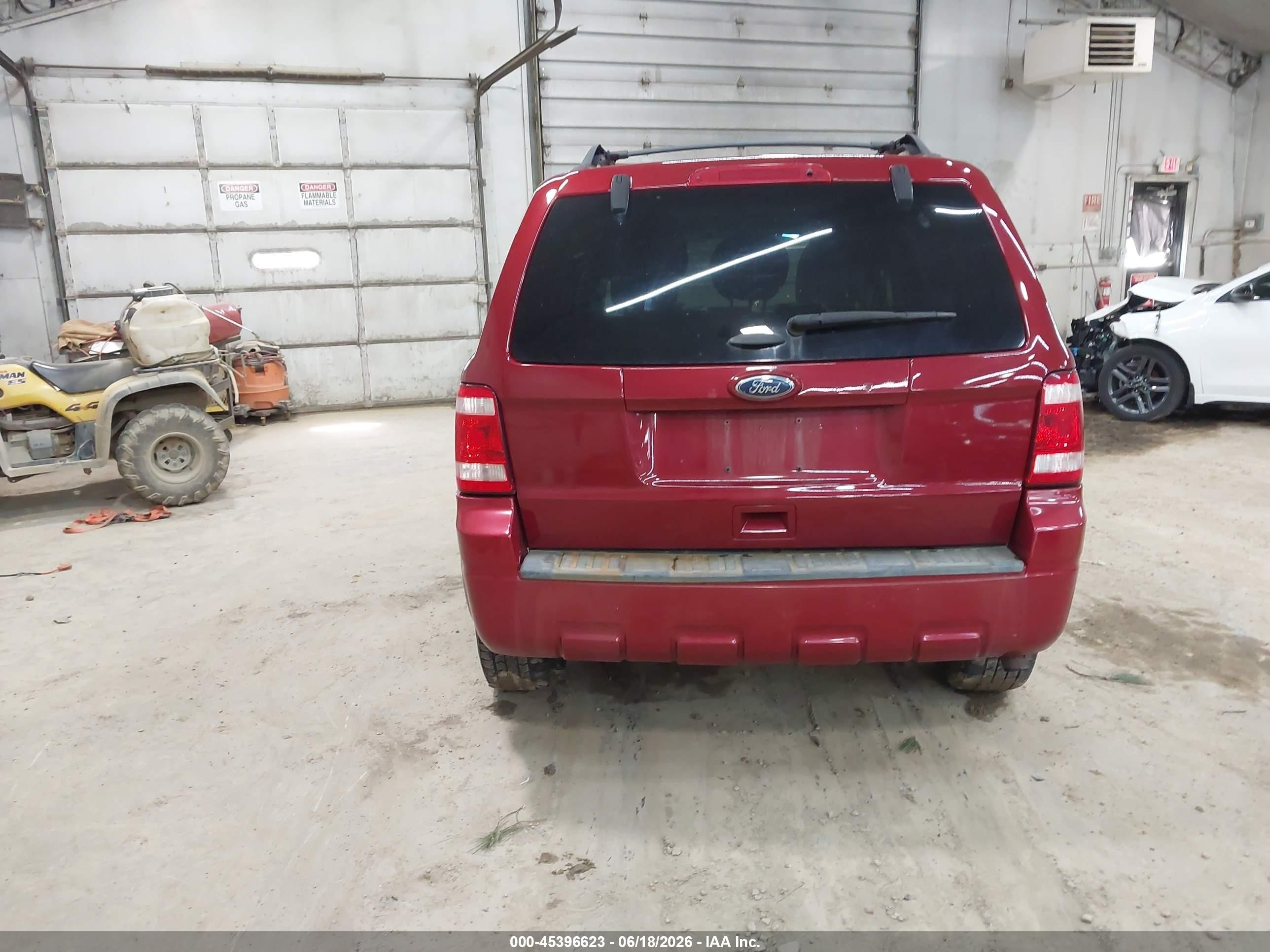 2011 Ford Escape Xlt Burgundy vin: 1FMCU9D75BKB11580
