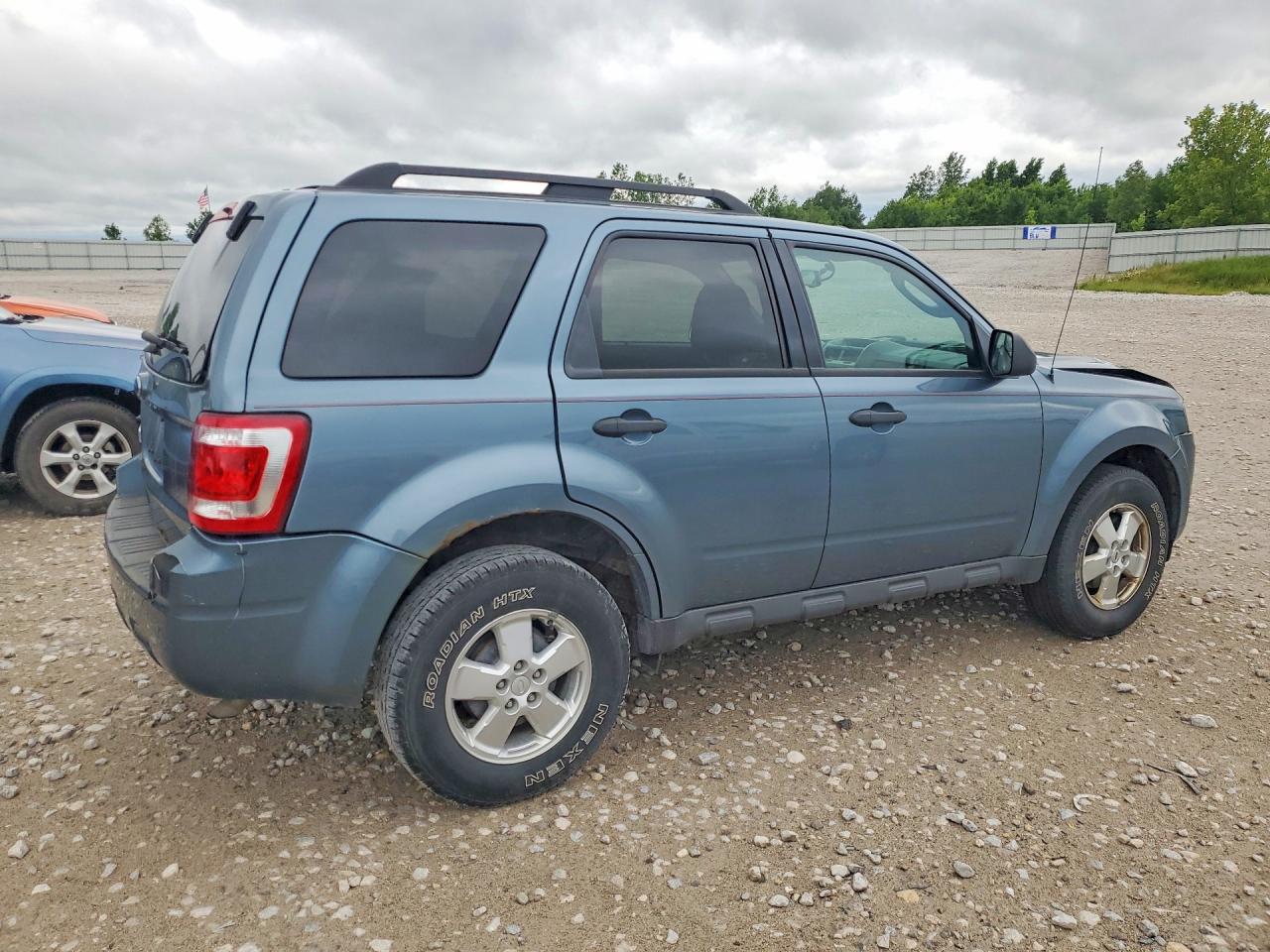 2011 Ford Escape Xlt Синий vin: 1FMCU9D75BKC37423