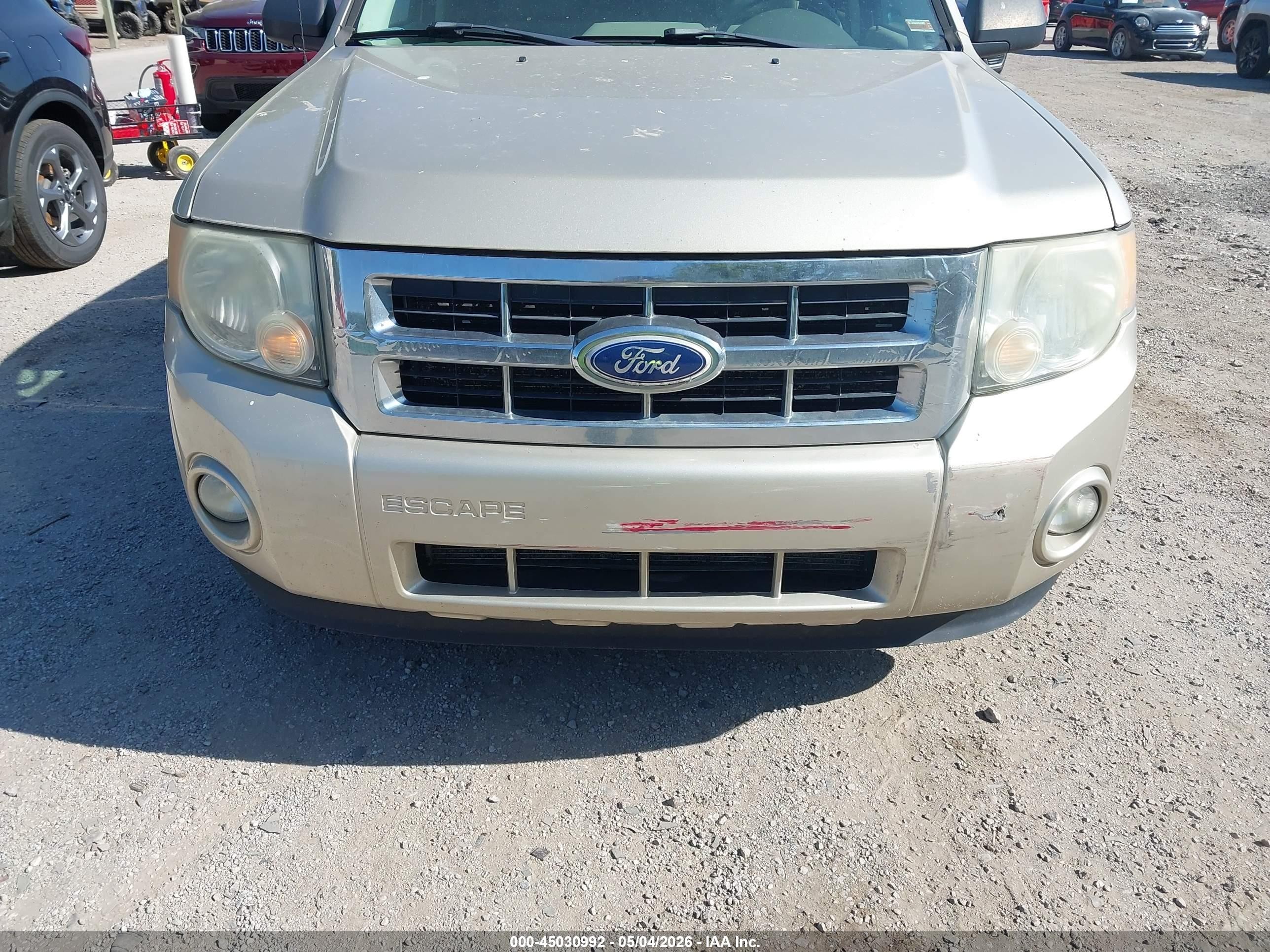 2010 Ford Escape Xlt Silver vin: 1FMCU9D76AKC03392