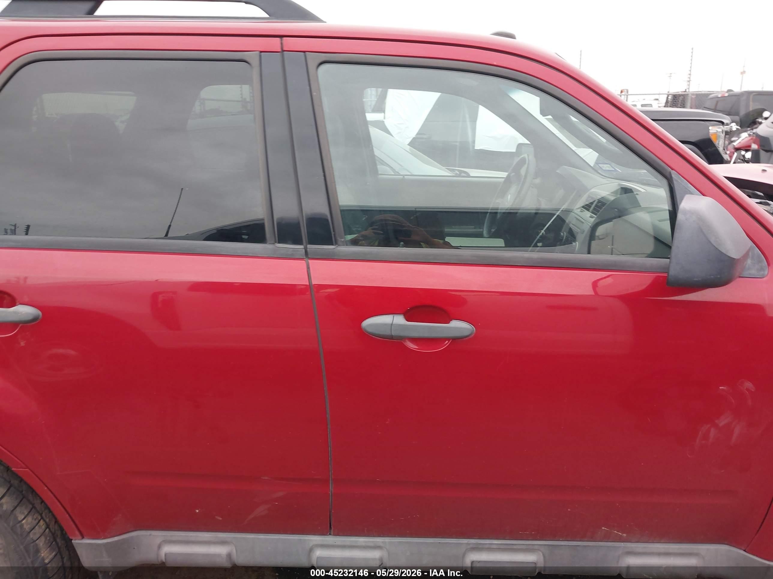 2011 Ford Escape Xlt Maroon vin: 1FMCU9D76BKB26072