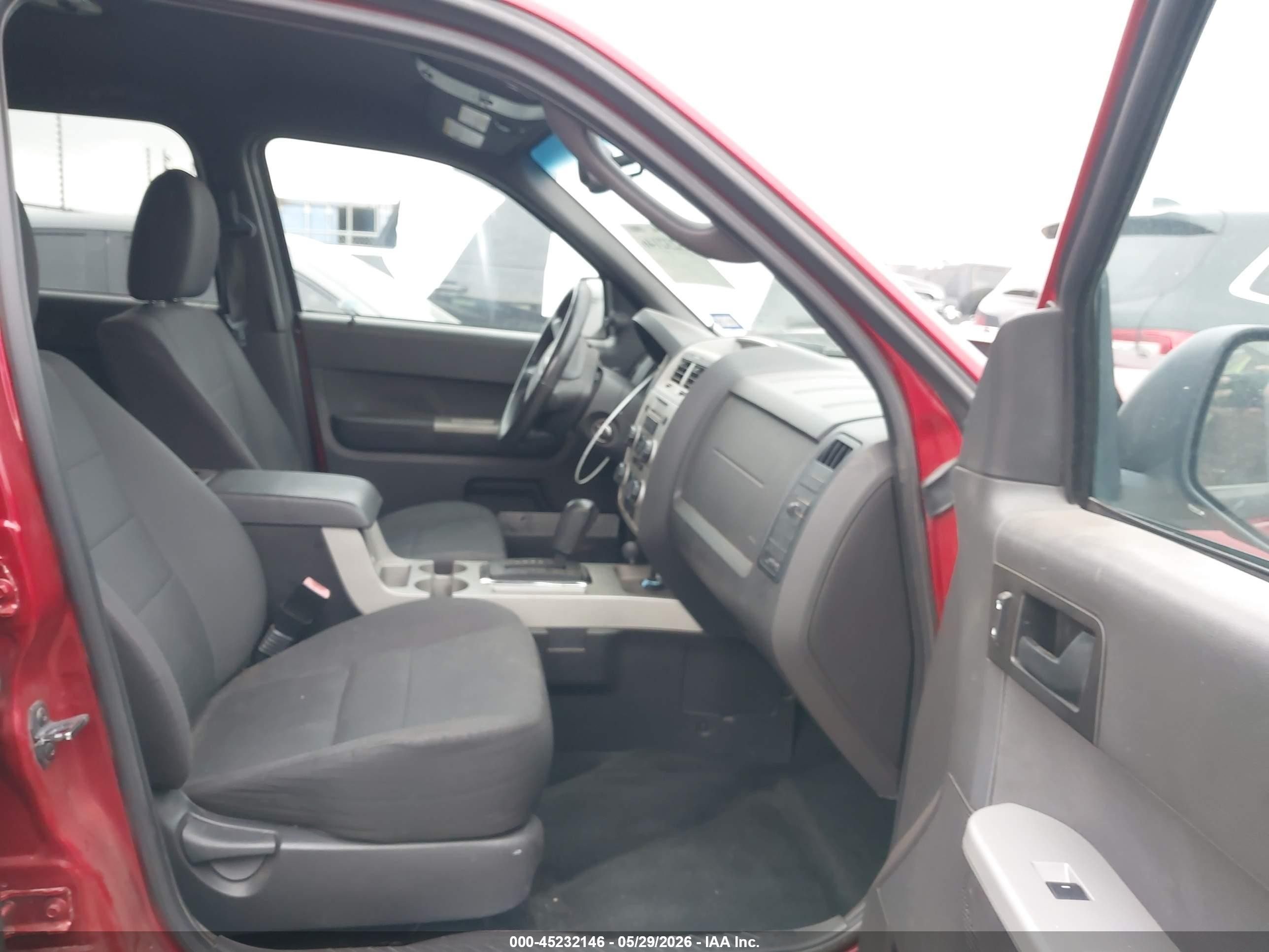 2011 Ford Escape Xlt Maroon vin: 1FMCU9D76BKB26072