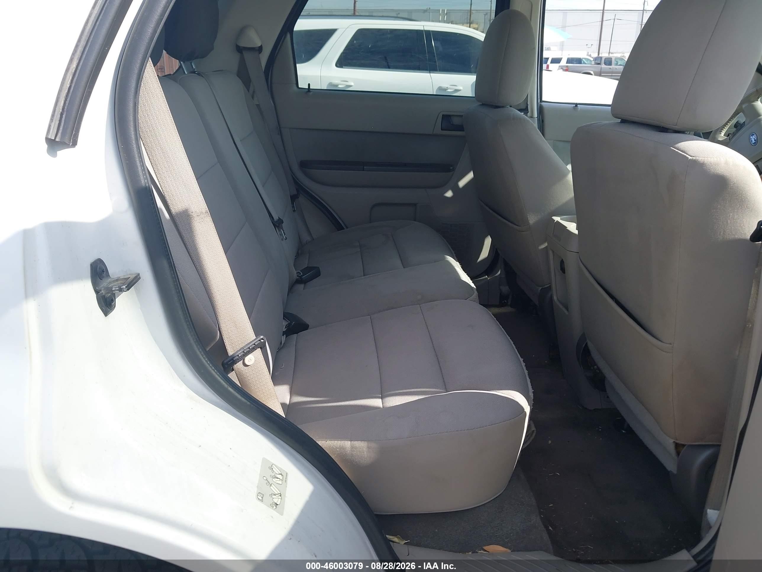 2011 Ford Escape Xlt White vin: 1FMCU9D76BKB34561