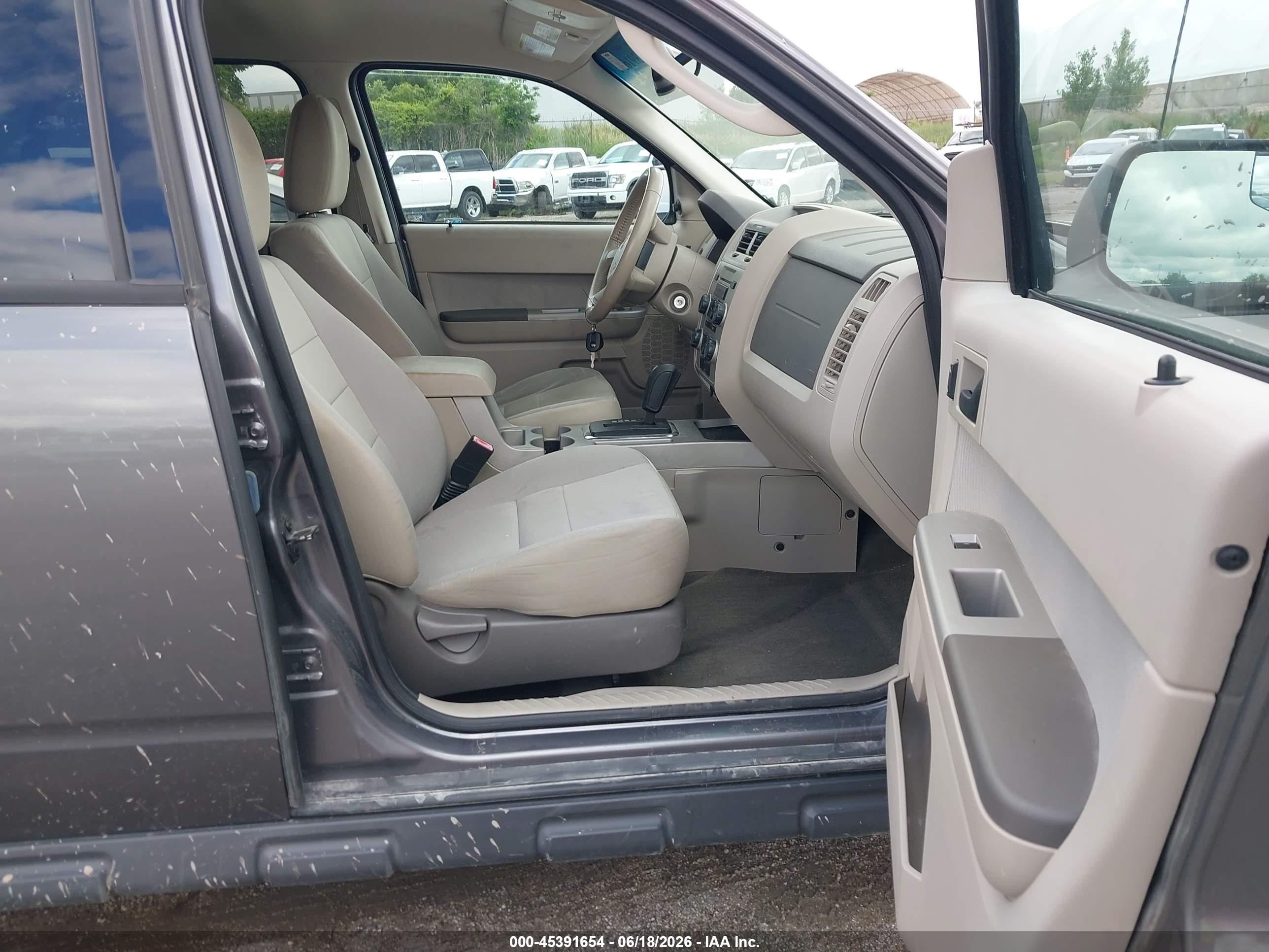 2011 Ford Escape Xlt Серый vin: 1FMCU9D76BKB75420