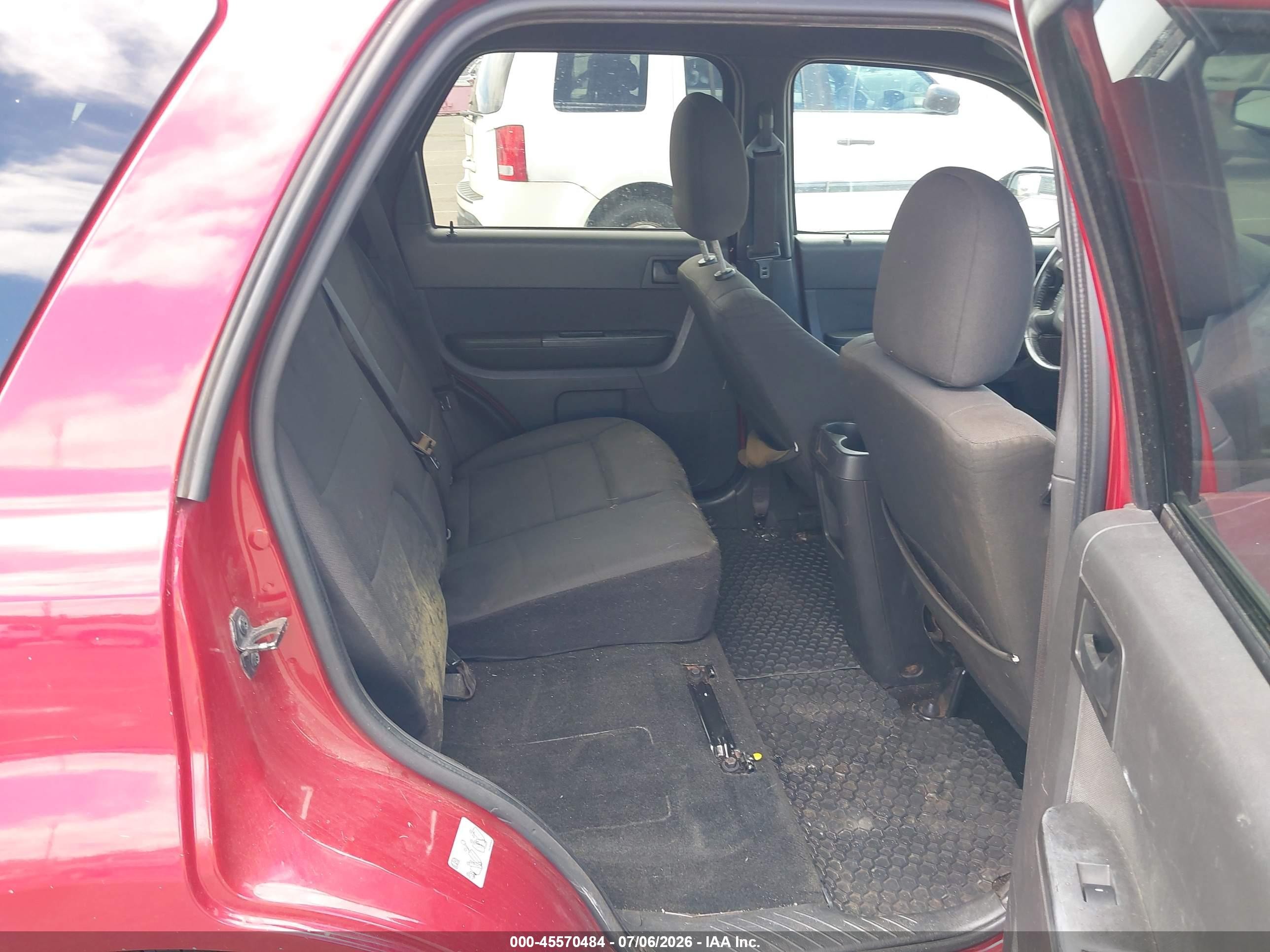 2011 Ford Escape Xlt Red vin: 1FMCU9D76BKB84604