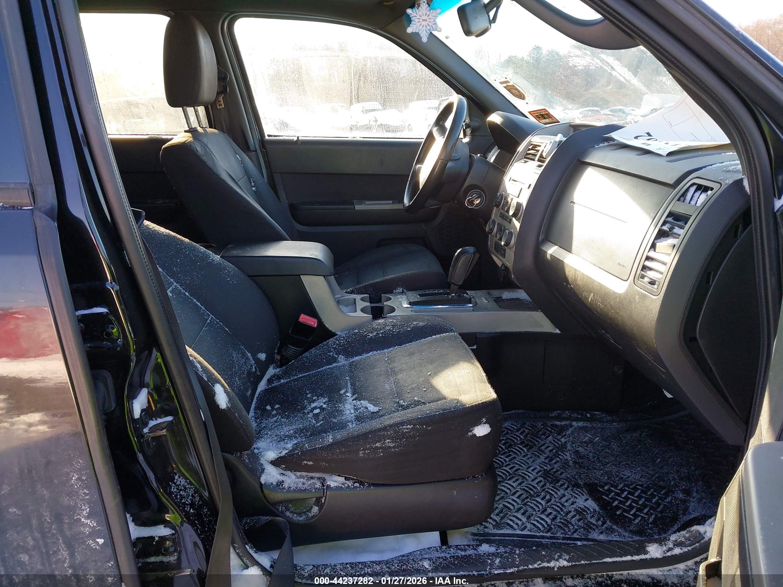 2011 Ford Escape Xlt Black vin: 1FMCU9D76BKC08058
