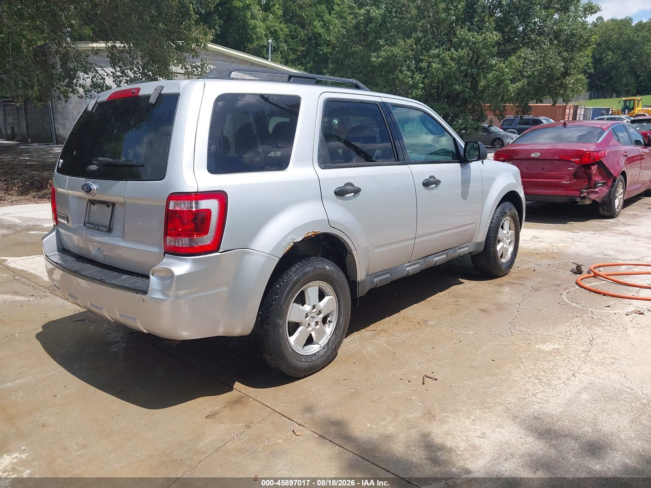 2012 Ford Escape Xlt Silver vin: 1FMCU9D76CKA97836
