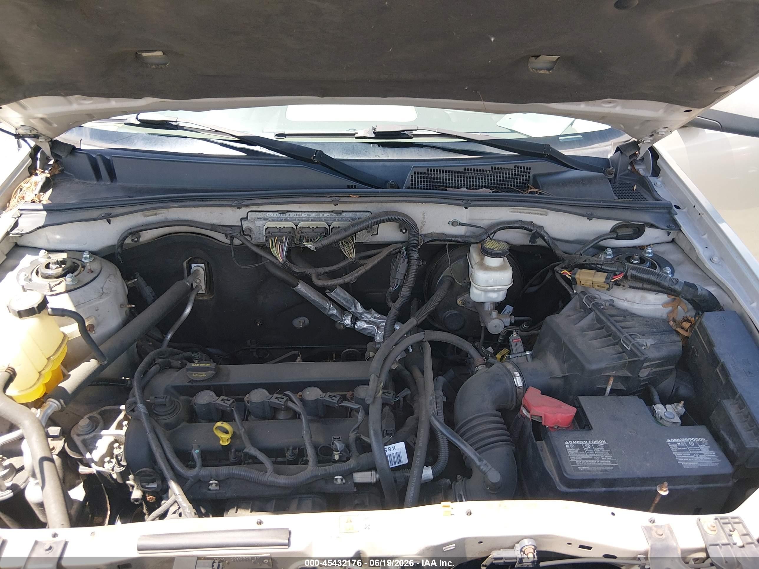 2010 Ford Escape Xlt Beige vin: 1FMCU9D77AKA10068