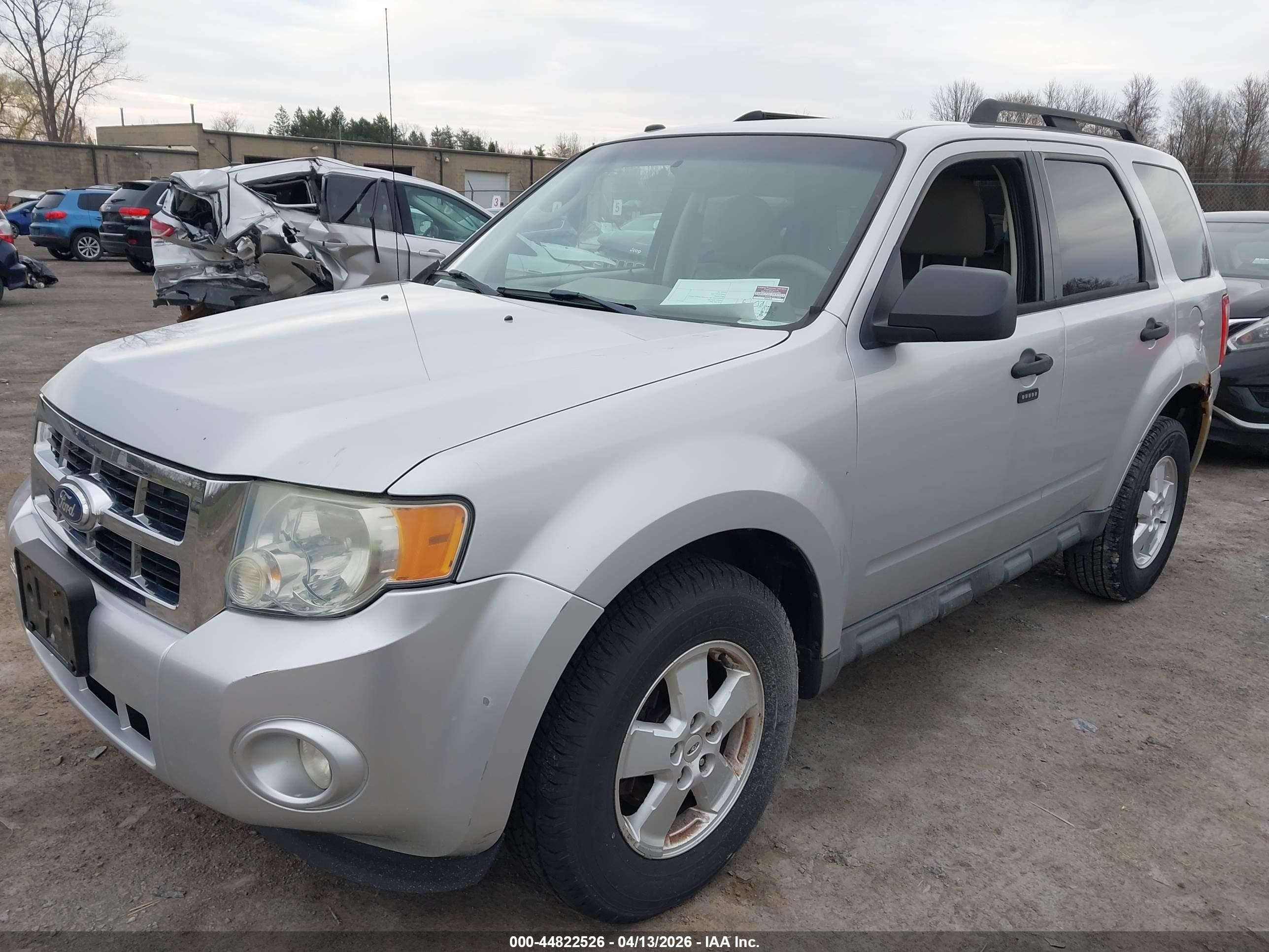 2010 Ford Escape Xlt Silver vin: 1FMCU9D77AKC13770
