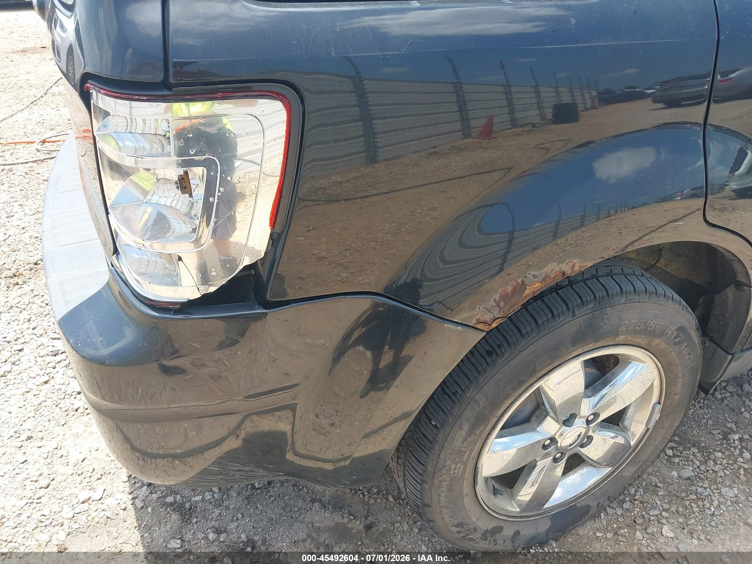 2011 Ford Escape Xlt Black vin: 1FMCU9D77BKA44271