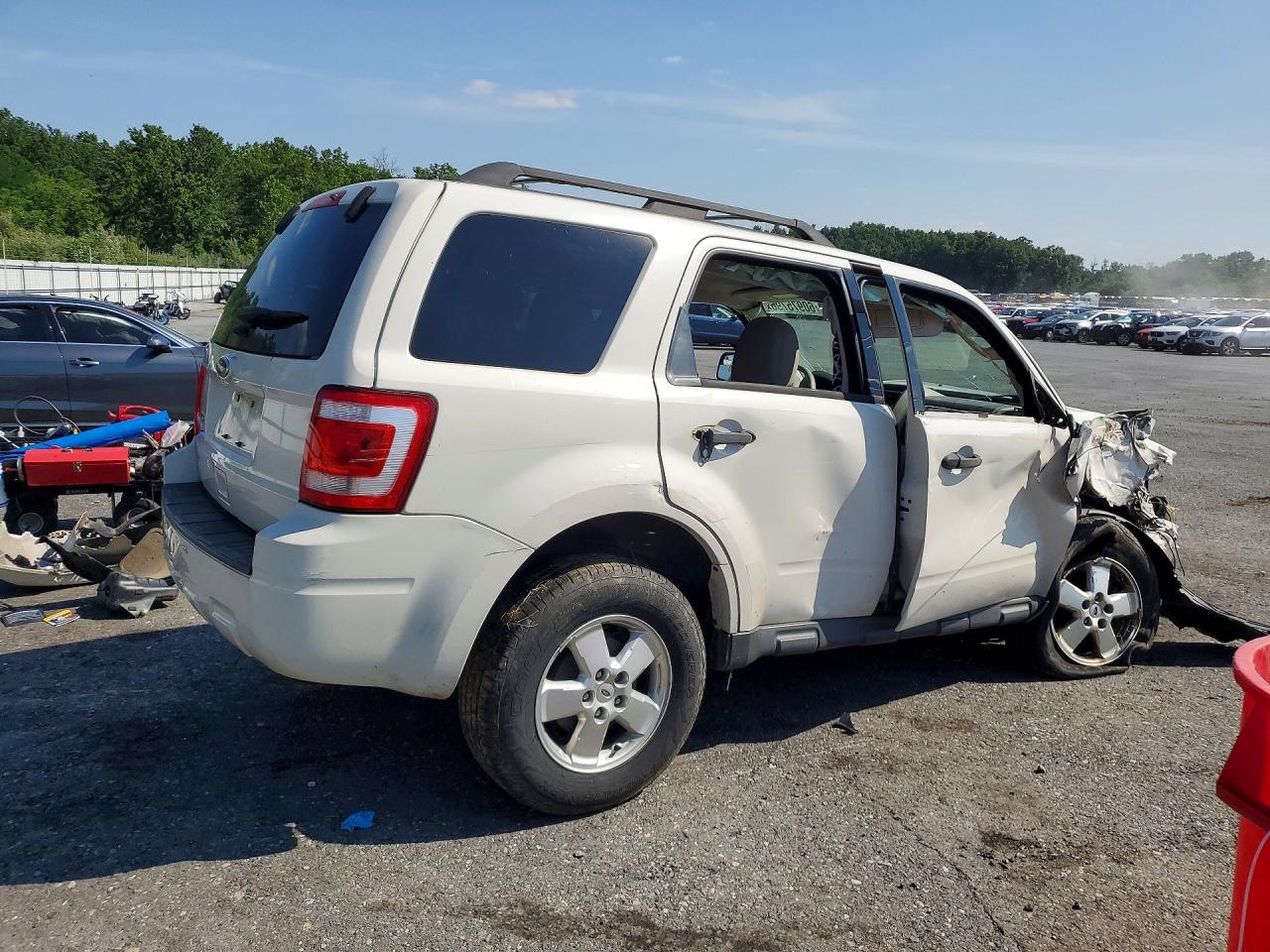 2012 Ford Escape Xlt White vin: 1FMCU9D77CKA56499