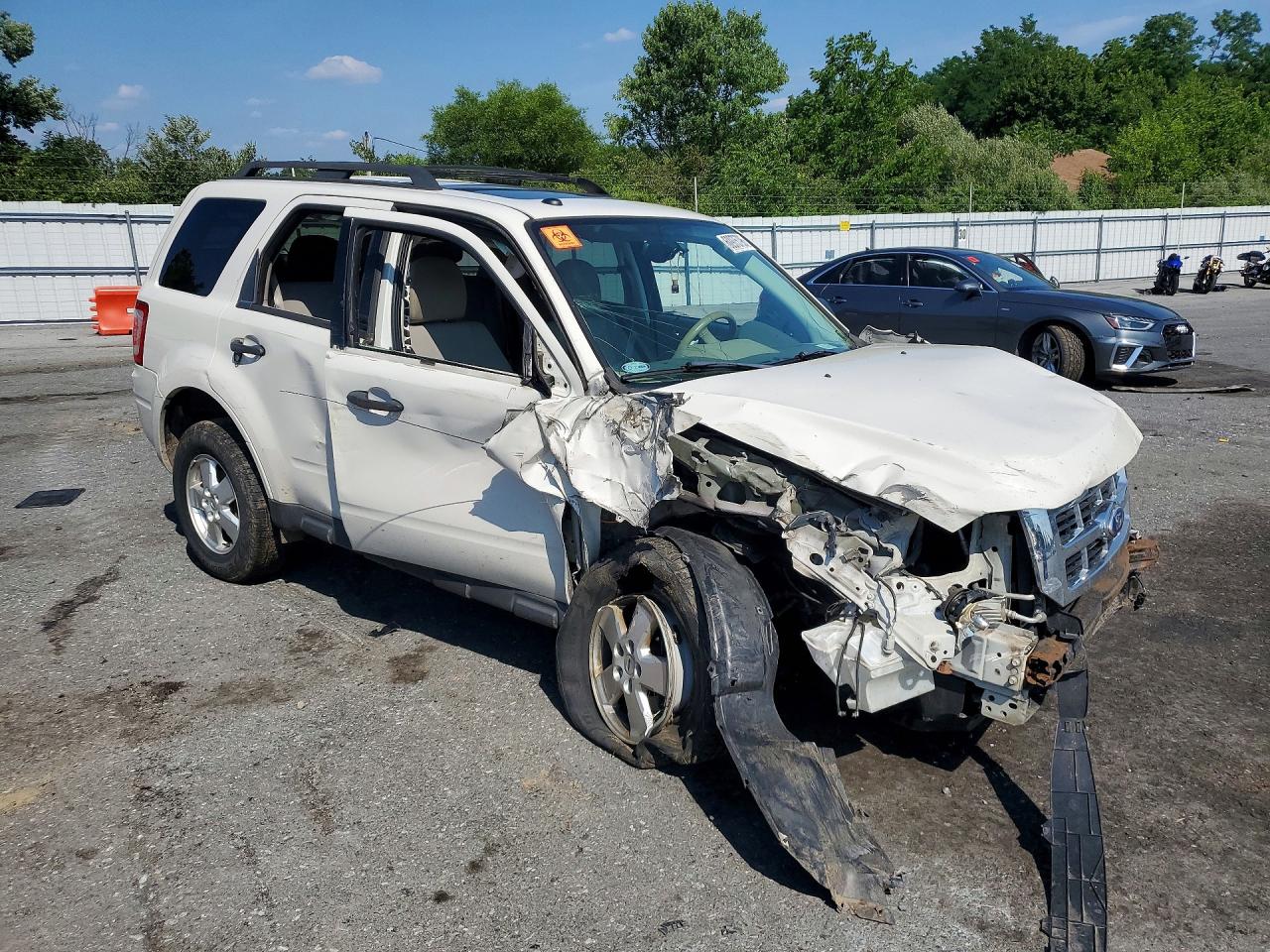 2012 Ford Escape Xlt White vin: 1FMCU9D77CKA56499