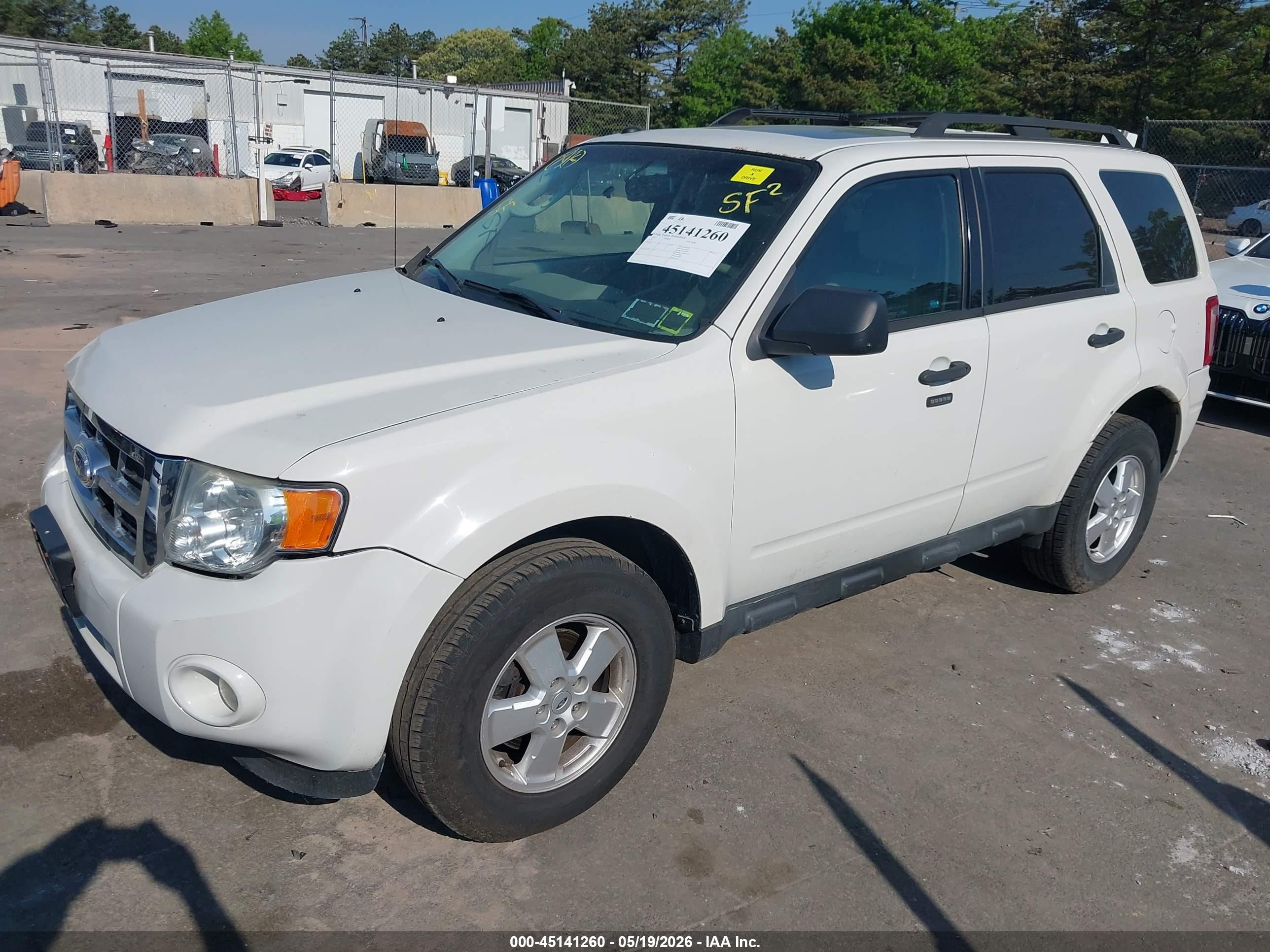 2011 Ford Escape Xlt White vin: 1FMCU9D78BKA73259