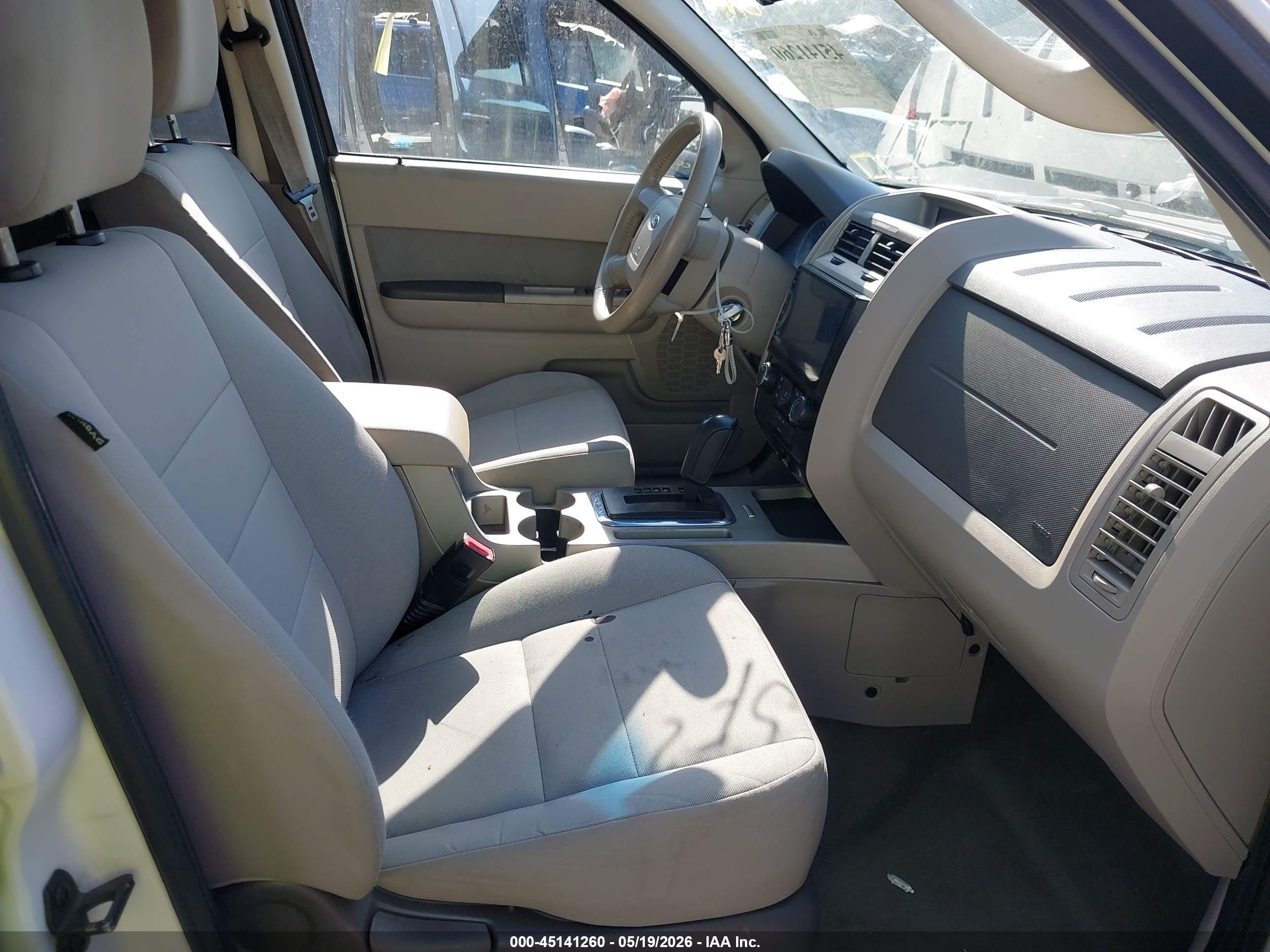 2011 Ford Escape Xlt White vin: 1FMCU9D78BKA73259