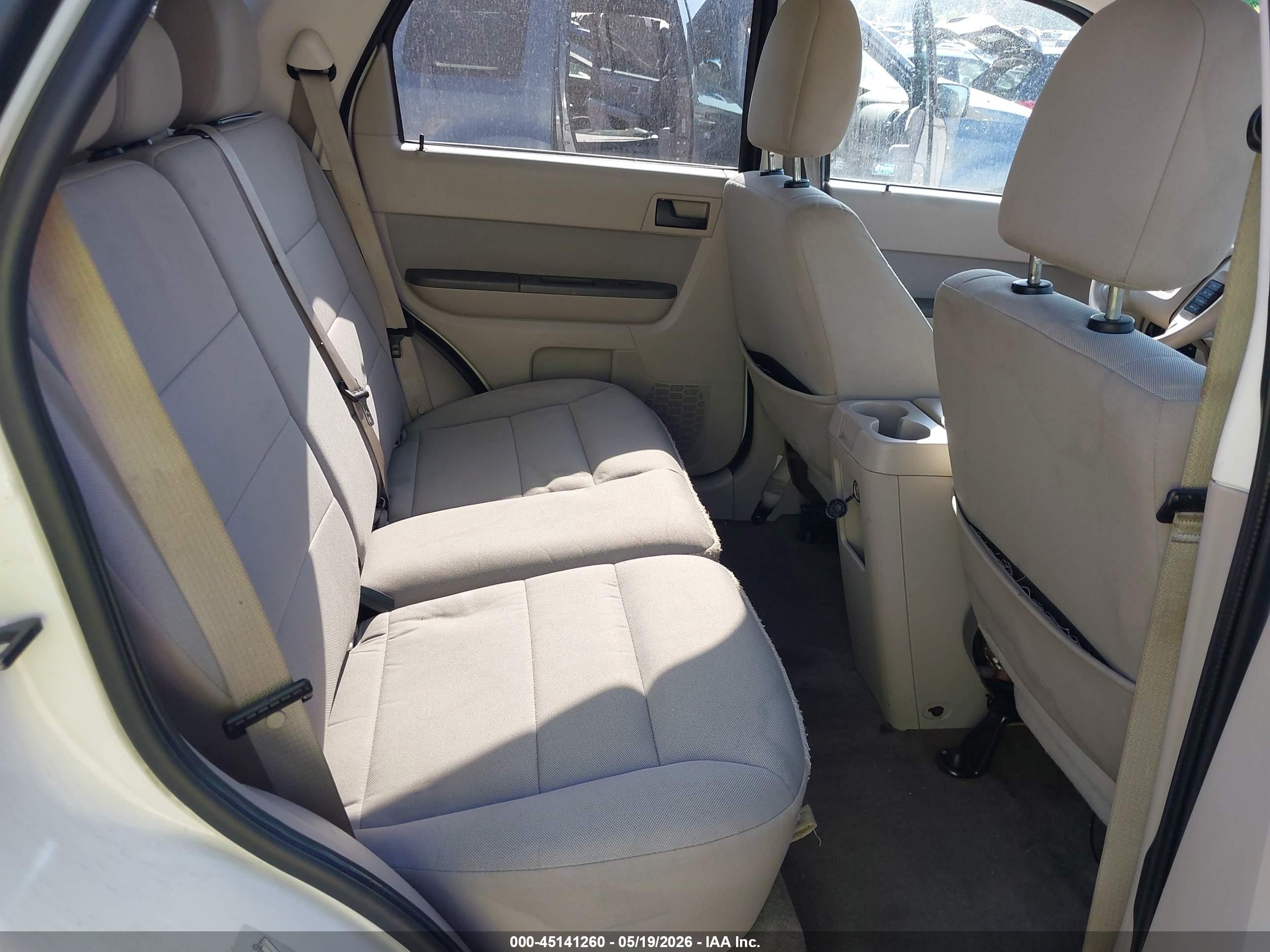 2011 Ford Escape Xlt White vin: 1FMCU9D78BKA73259