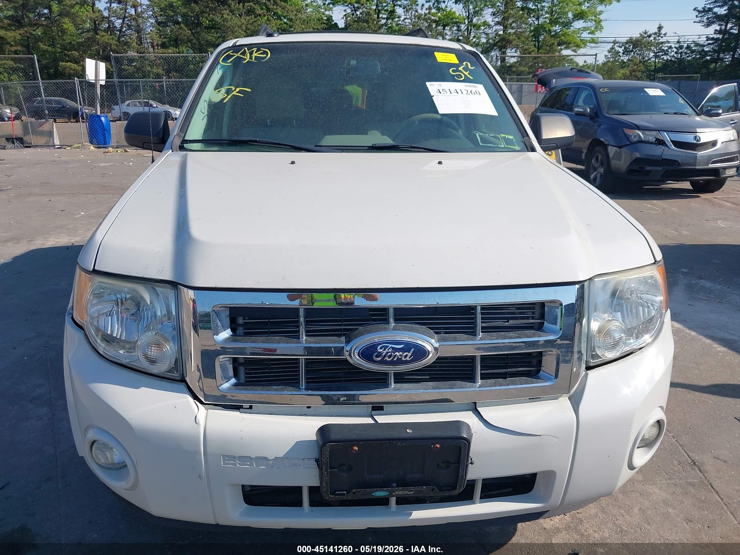 2011 Ford Escape Xlt White vin: 1FMCU9D78BKA73259