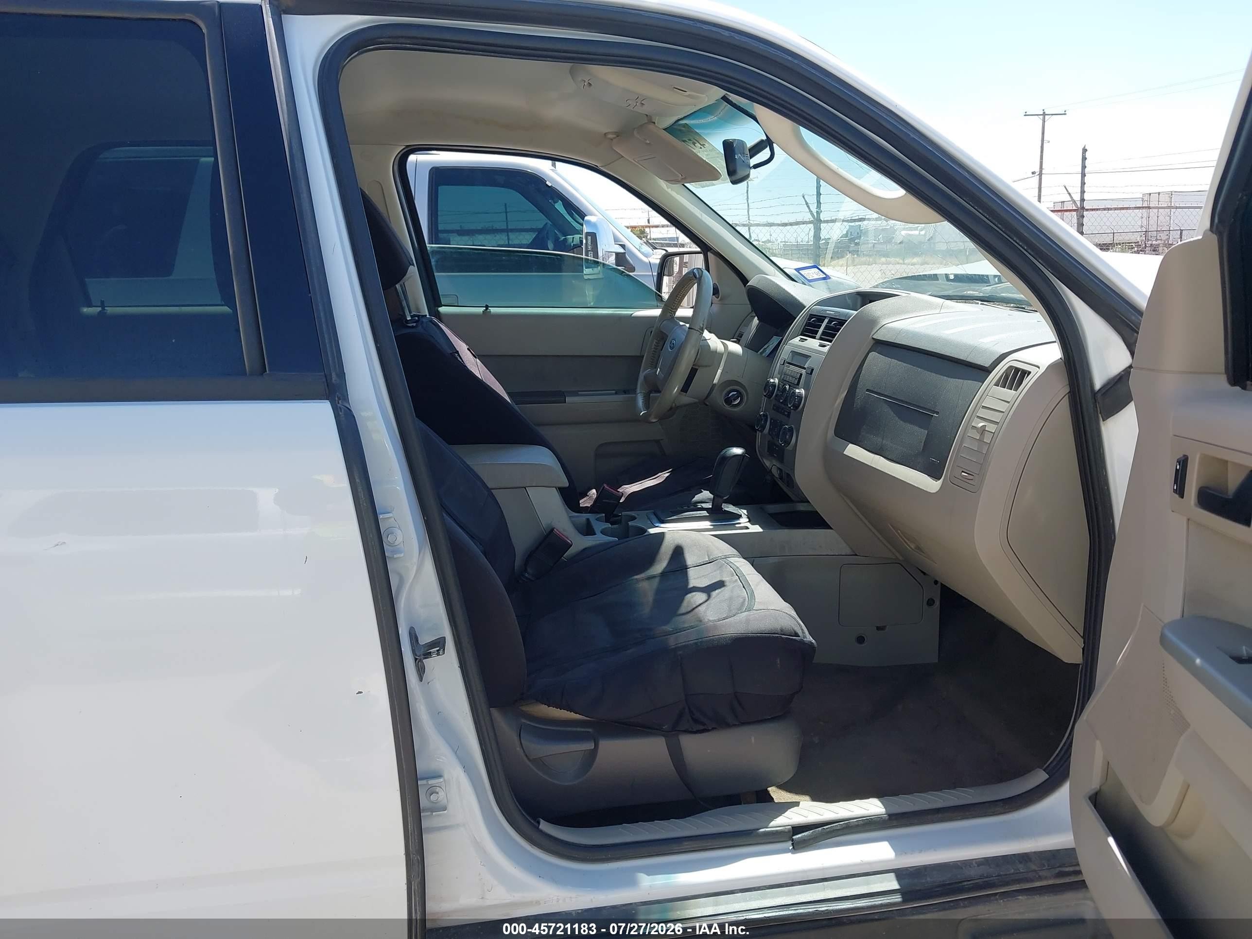 2011 Ford Escape Xlt White vin: 1FMCU9D78BKB26462