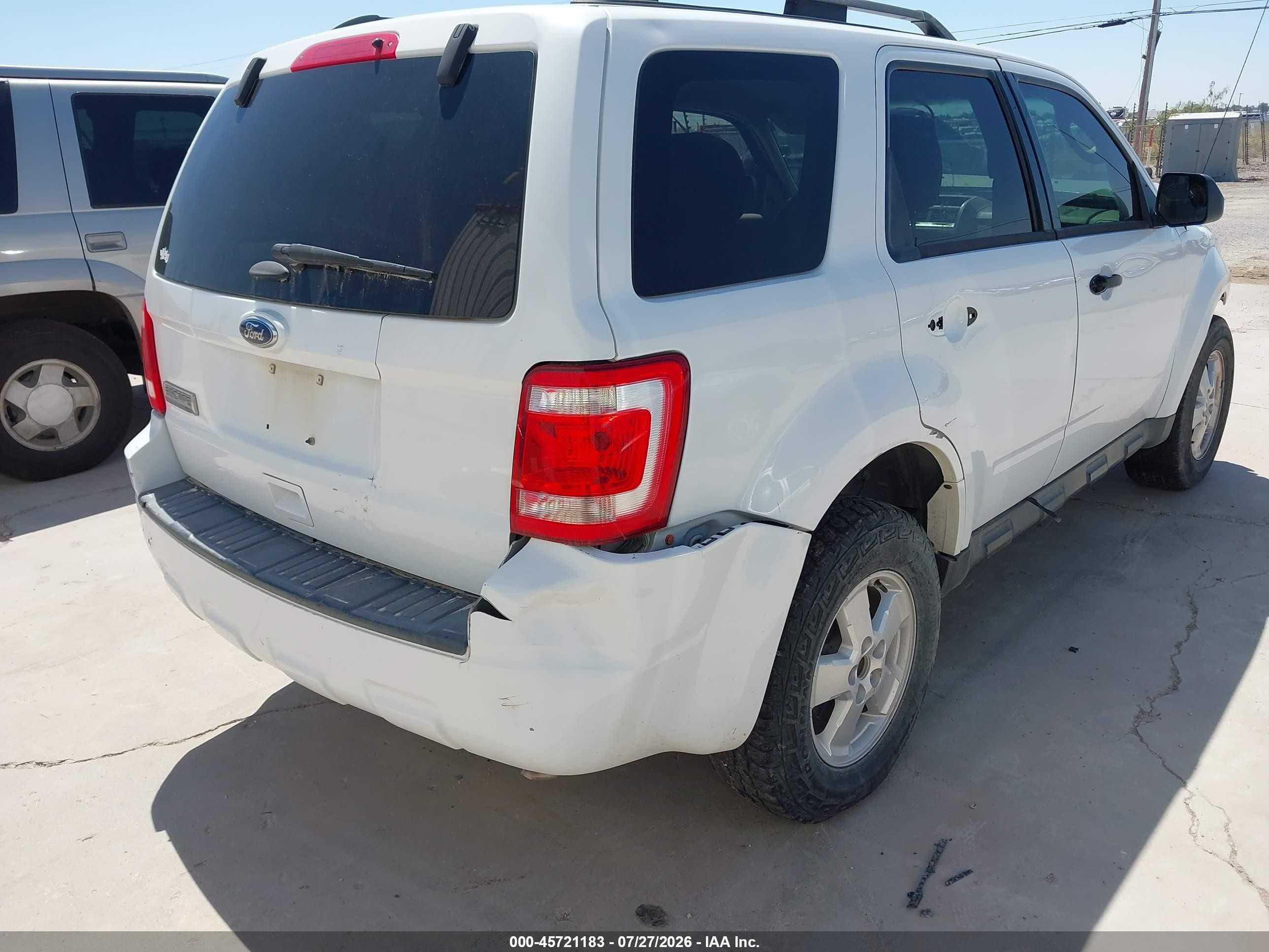 2011 Ford Escape Xlt White vin: 1FMCU9D78BKB26462