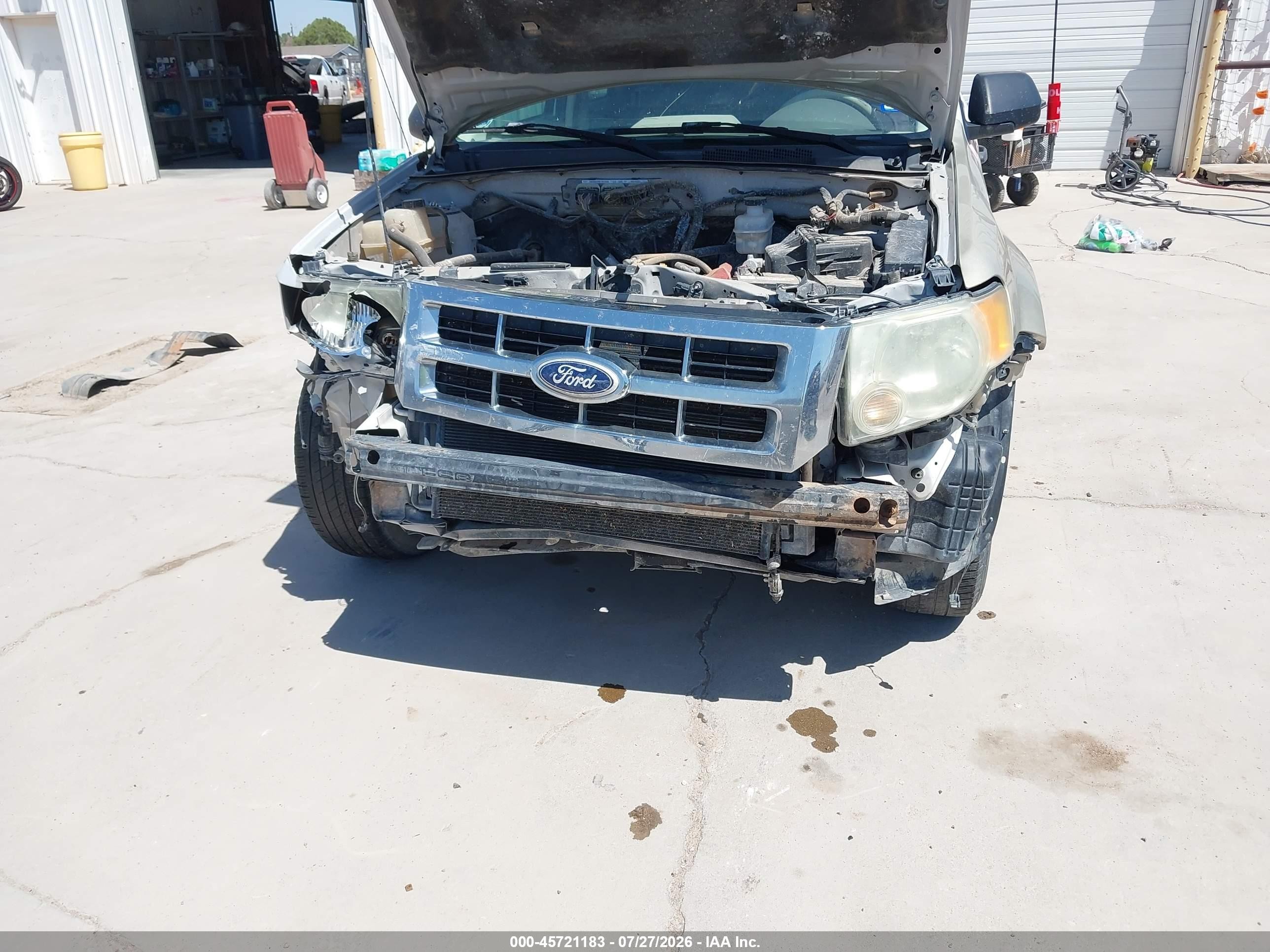 2011 Ford Escape Xlt White vin: 1FMCU9D78BKB26462