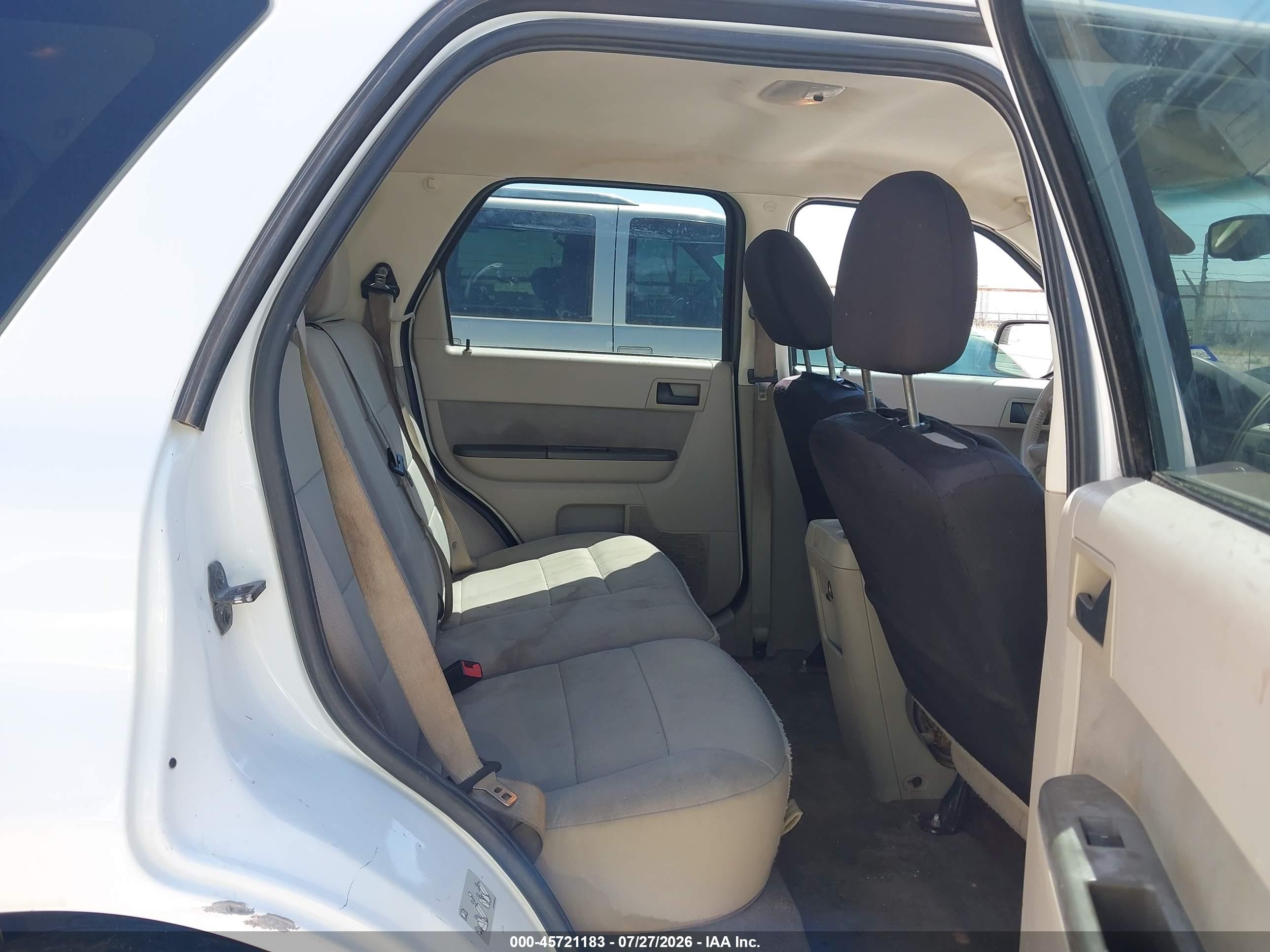 2011 Ford Escape Xlt White vin: 1FMCU9D78BKB26462