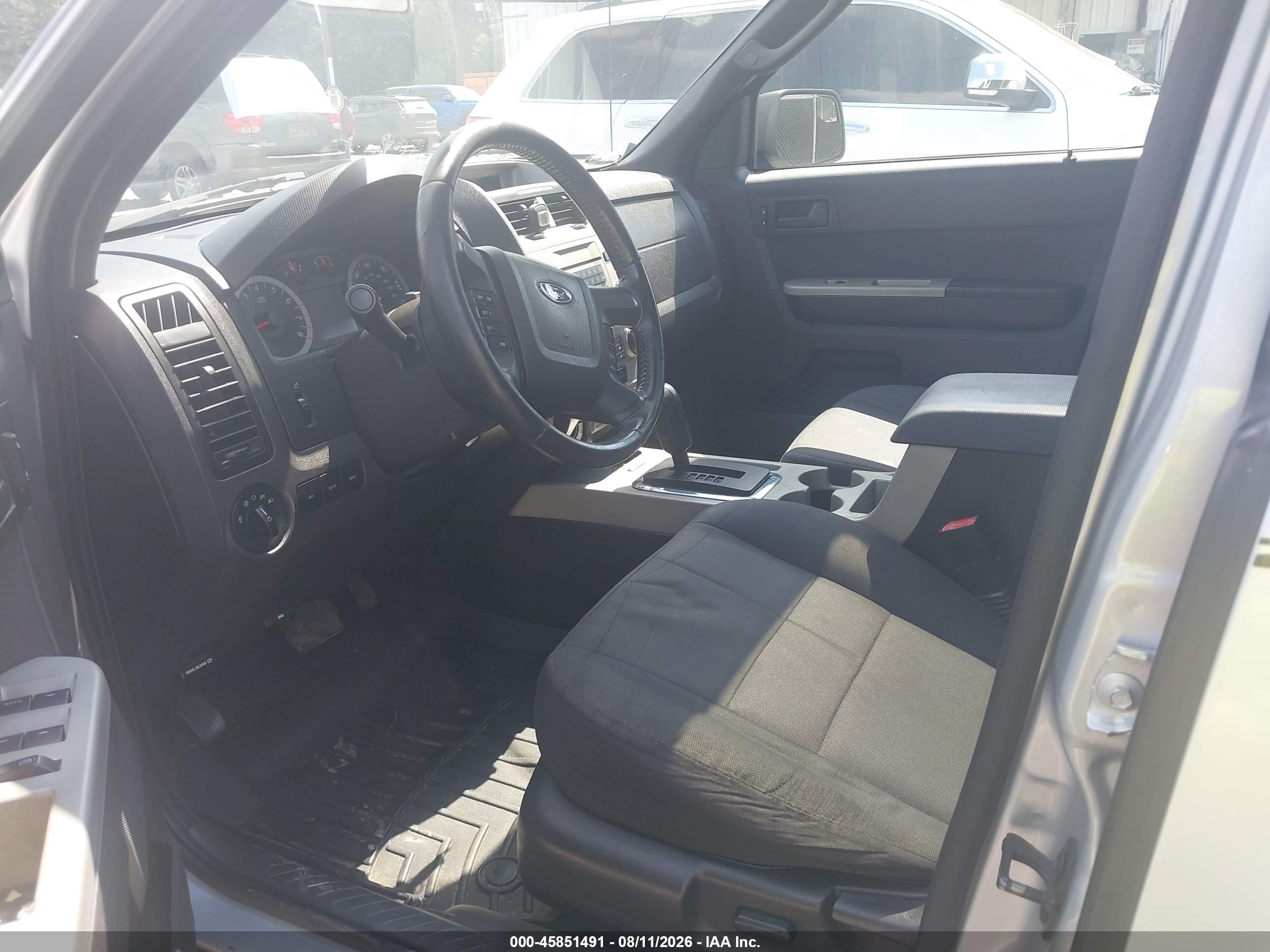 2011 Ford Escape Xlt Серебряный vin: 1FMCU9D78BKB43214