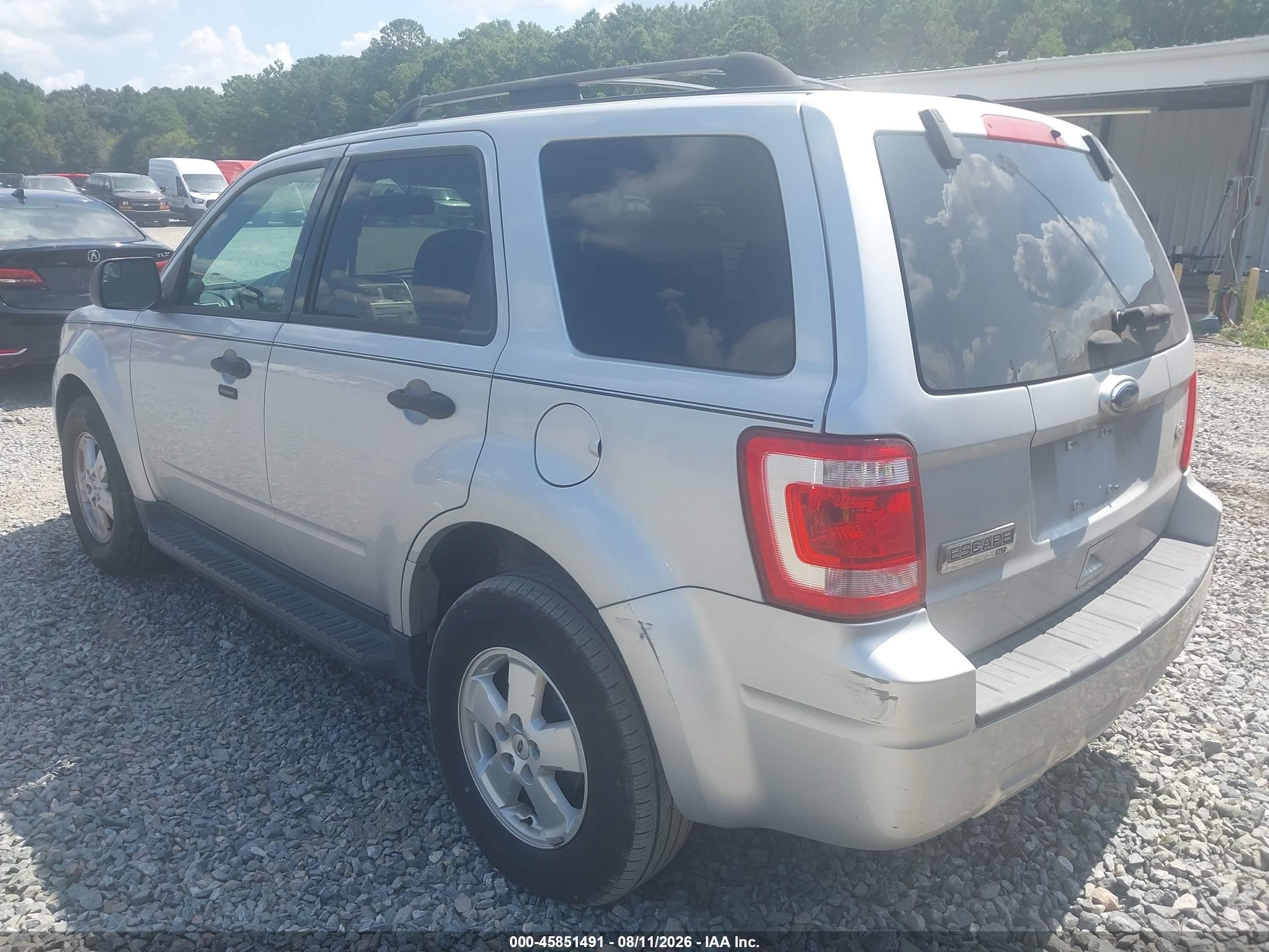 2011 Ford Escape Xlt Серебряный vin: 1FMCU9D78BKB43214