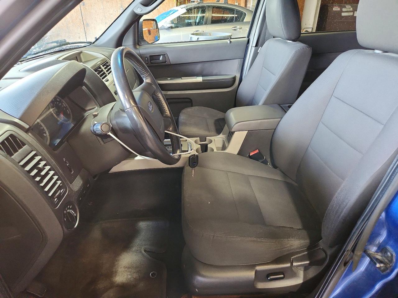 2010 Ford Escape Xlt Blue vin: 1FMCU9D79AKC28495