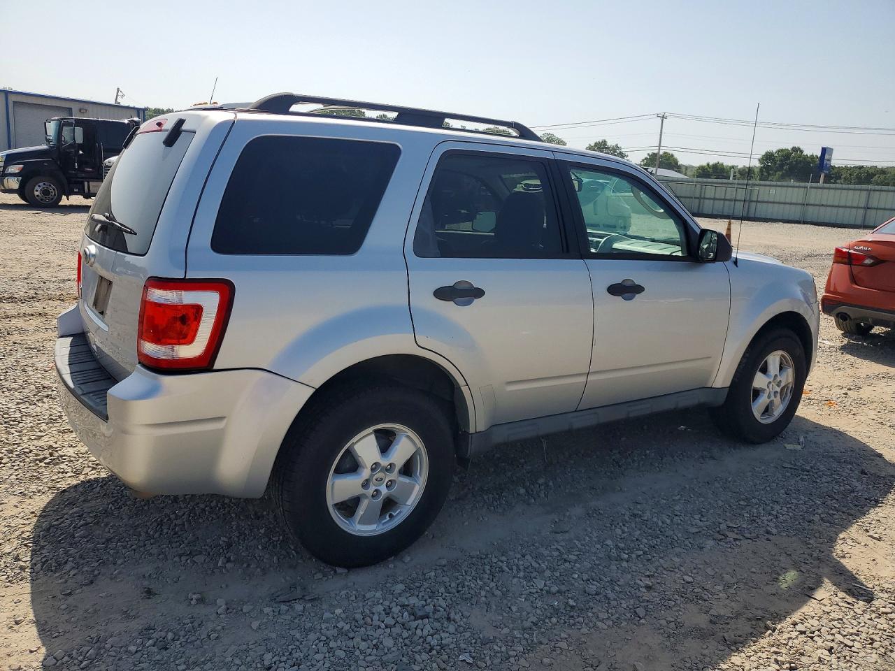 2010 Ford Escape Xlt Silver vin: 1FMCU9D79AKC42204