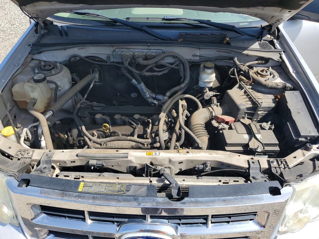 2010 Ford Escape Xlt Silver vin: 1FMCU9D79AKC42204