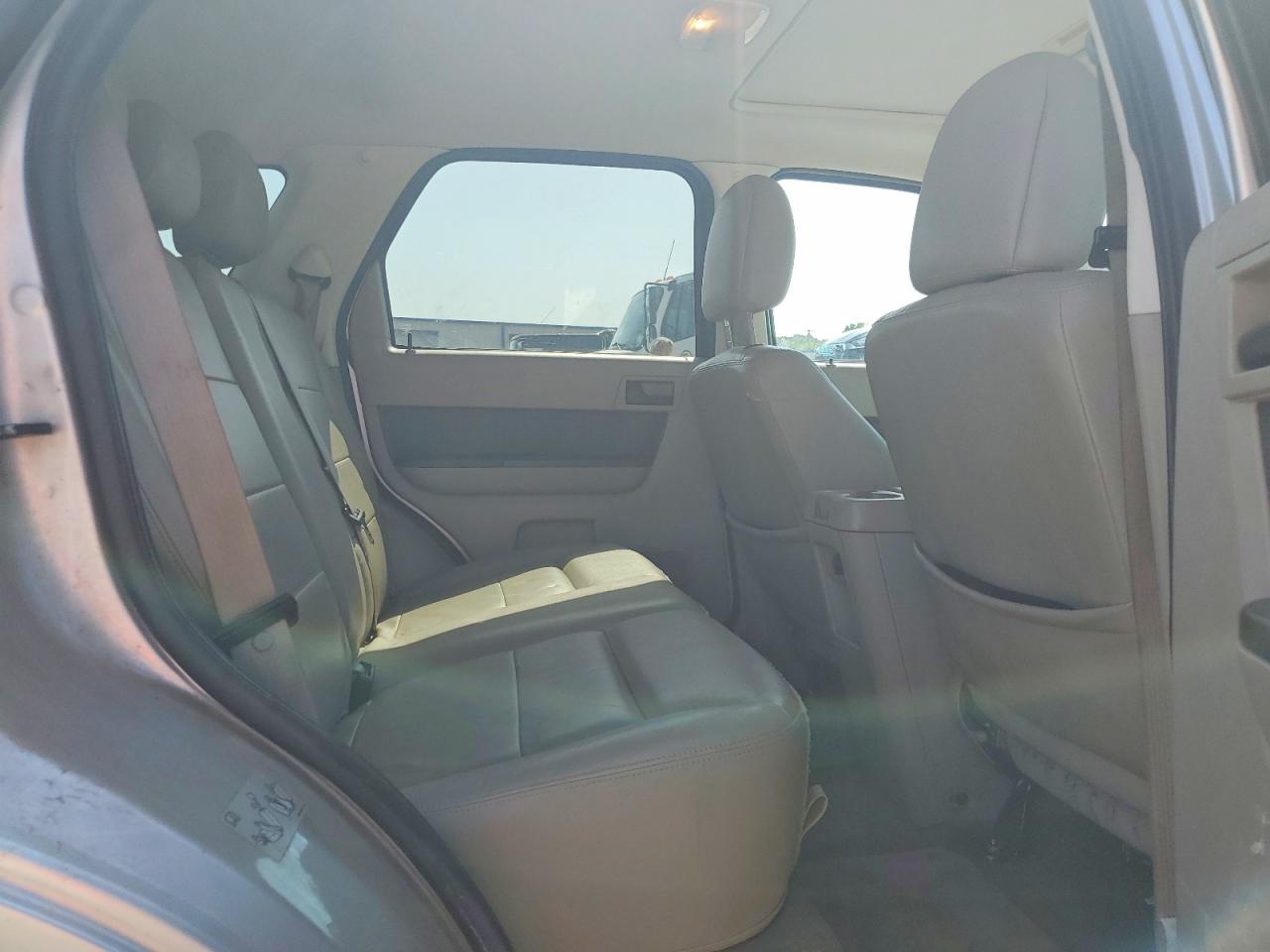 2010 Ford Escape Xlt Silver vin: 1FMCU9D79AKC42204