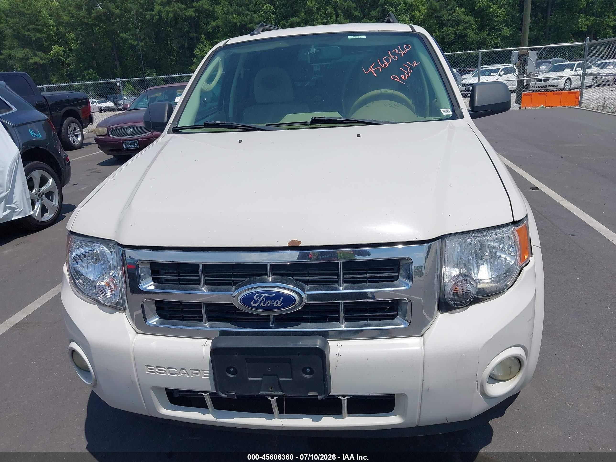 2010 Ford Escape Xlt White vin: 1FMCU9D79AKC97106