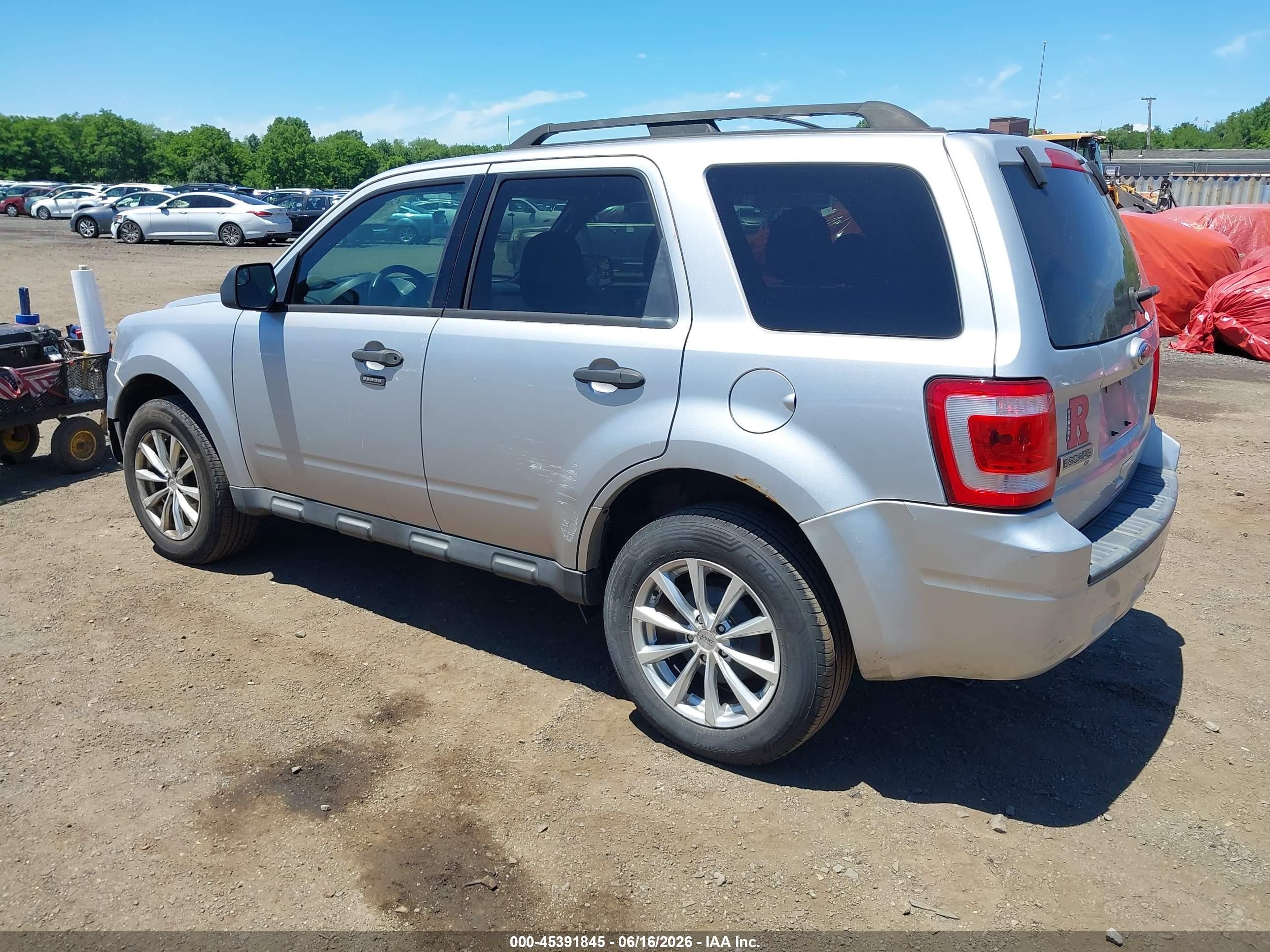 2011 Ford Escape Xlt Silver vin: 1FMCU9D79BKA47771