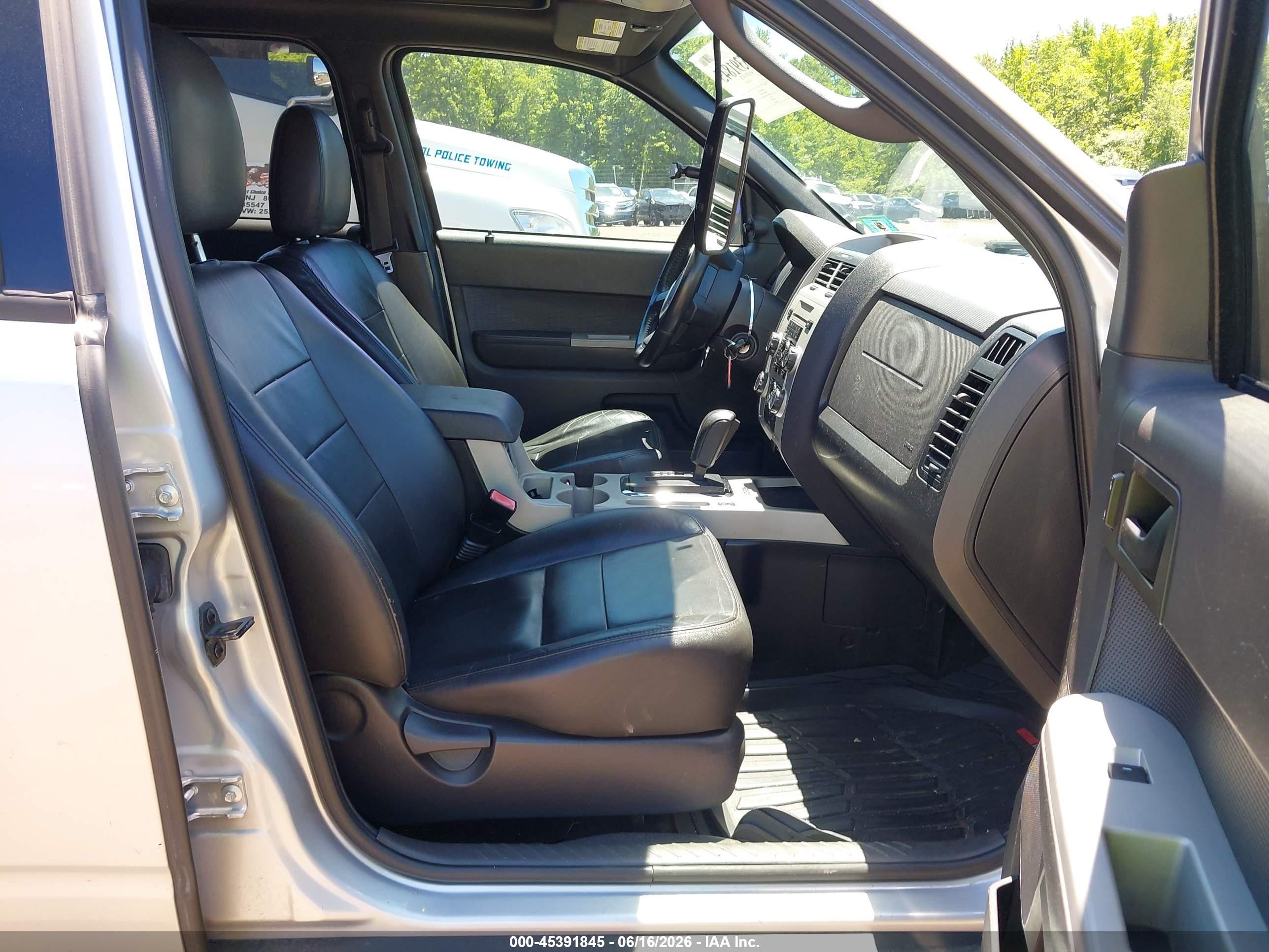 2011 Ford Escape Xlt Silver vin: 1FMCU9D79BKA47771