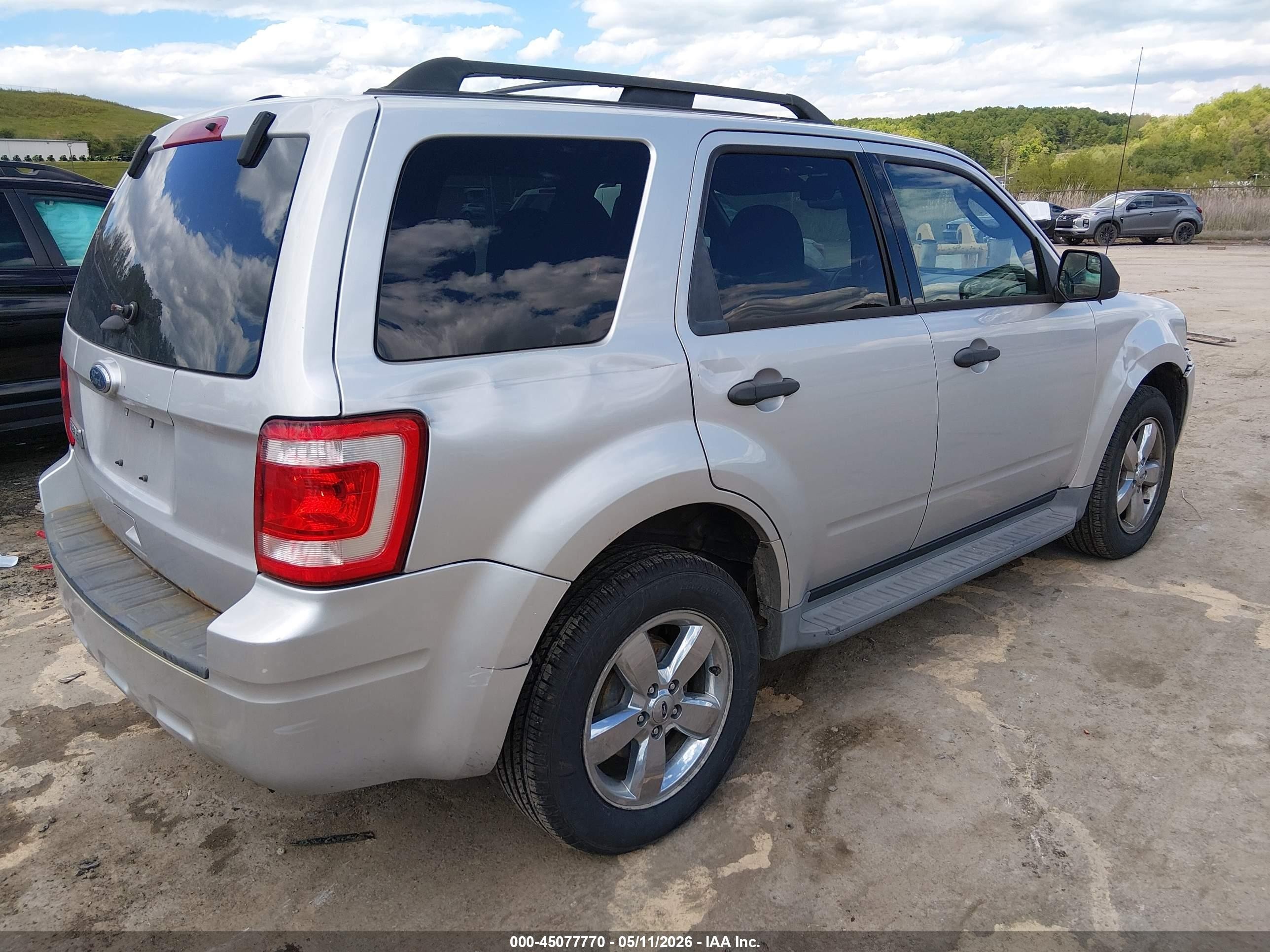 2011 Ford Escape Xlt Silver vin: 1FMCU9D79BKA90751