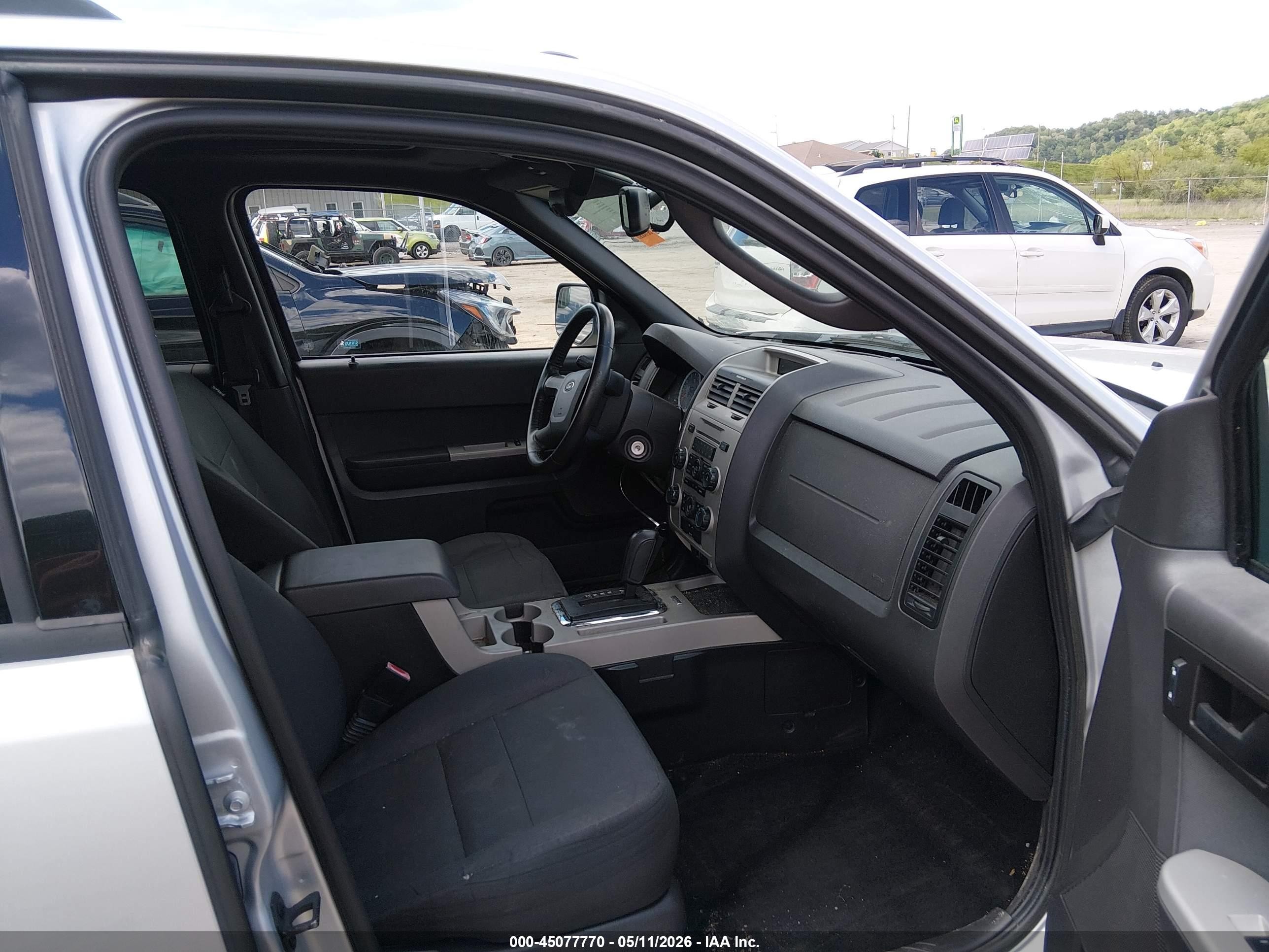 2011 Ford Escape Xlt Silver vin: 1FMCU9D79BKA90751