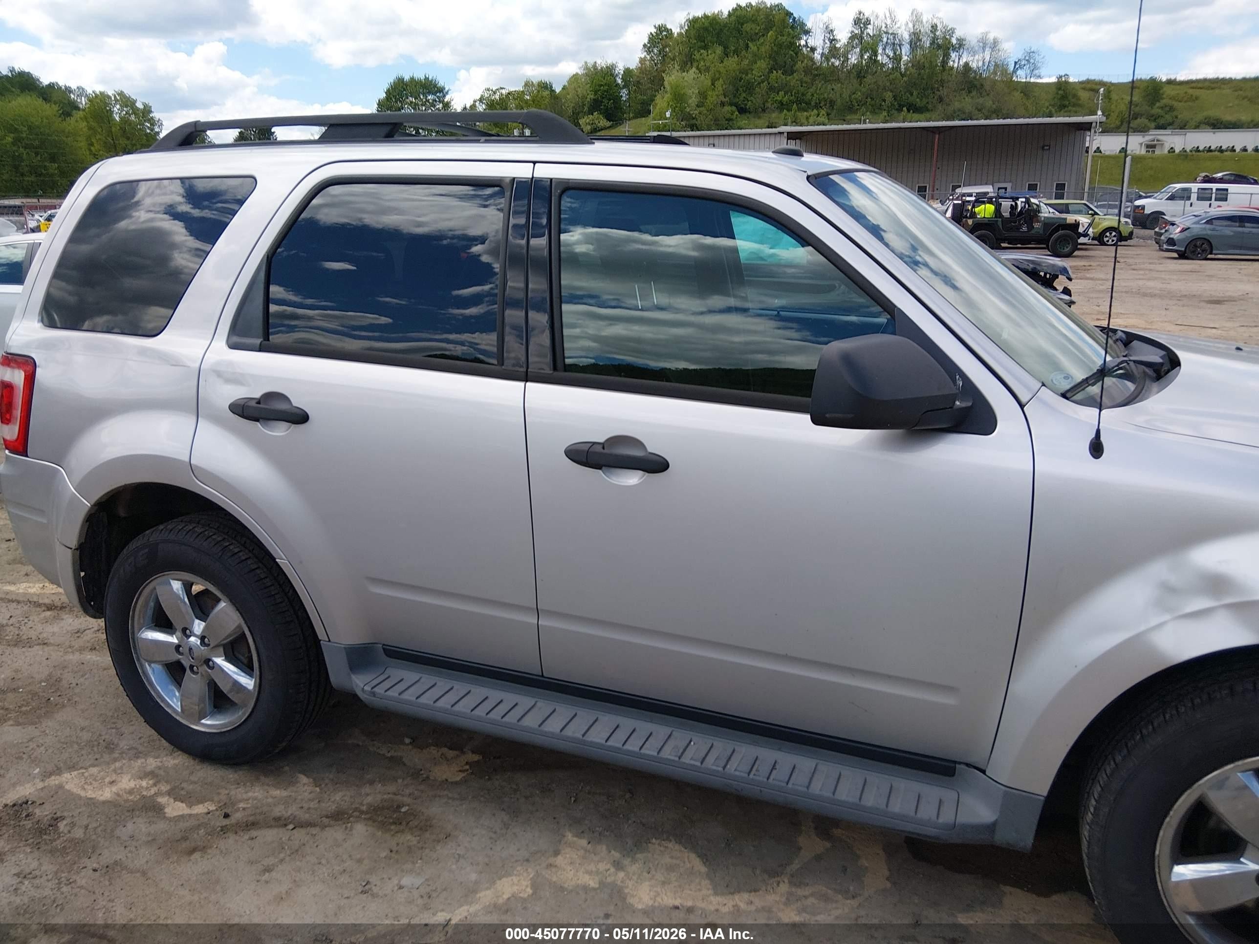 2011 Ford Escape Xlt Silver vin: 1FMCU9D79BKA90751