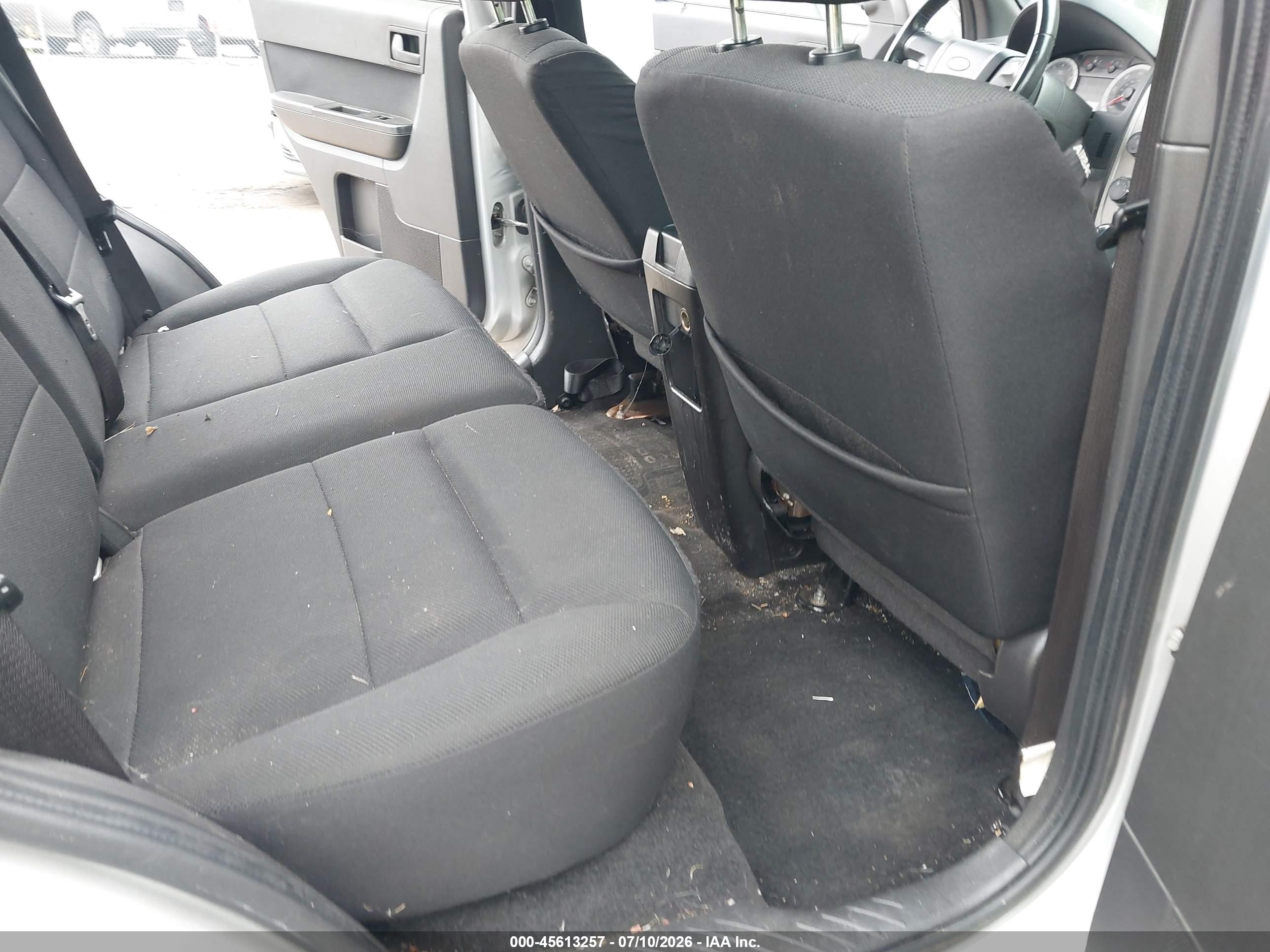 2010 Ford Escape Xlt Silver vin: 1FMCU9D7XAKA34185