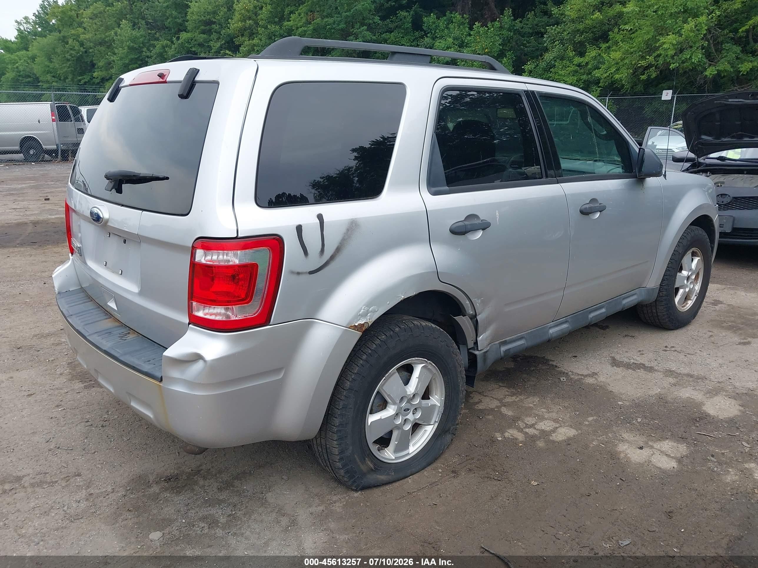 2010 Ford Escape Xlt Silver vin: 1FMCU9D7XAKA34185