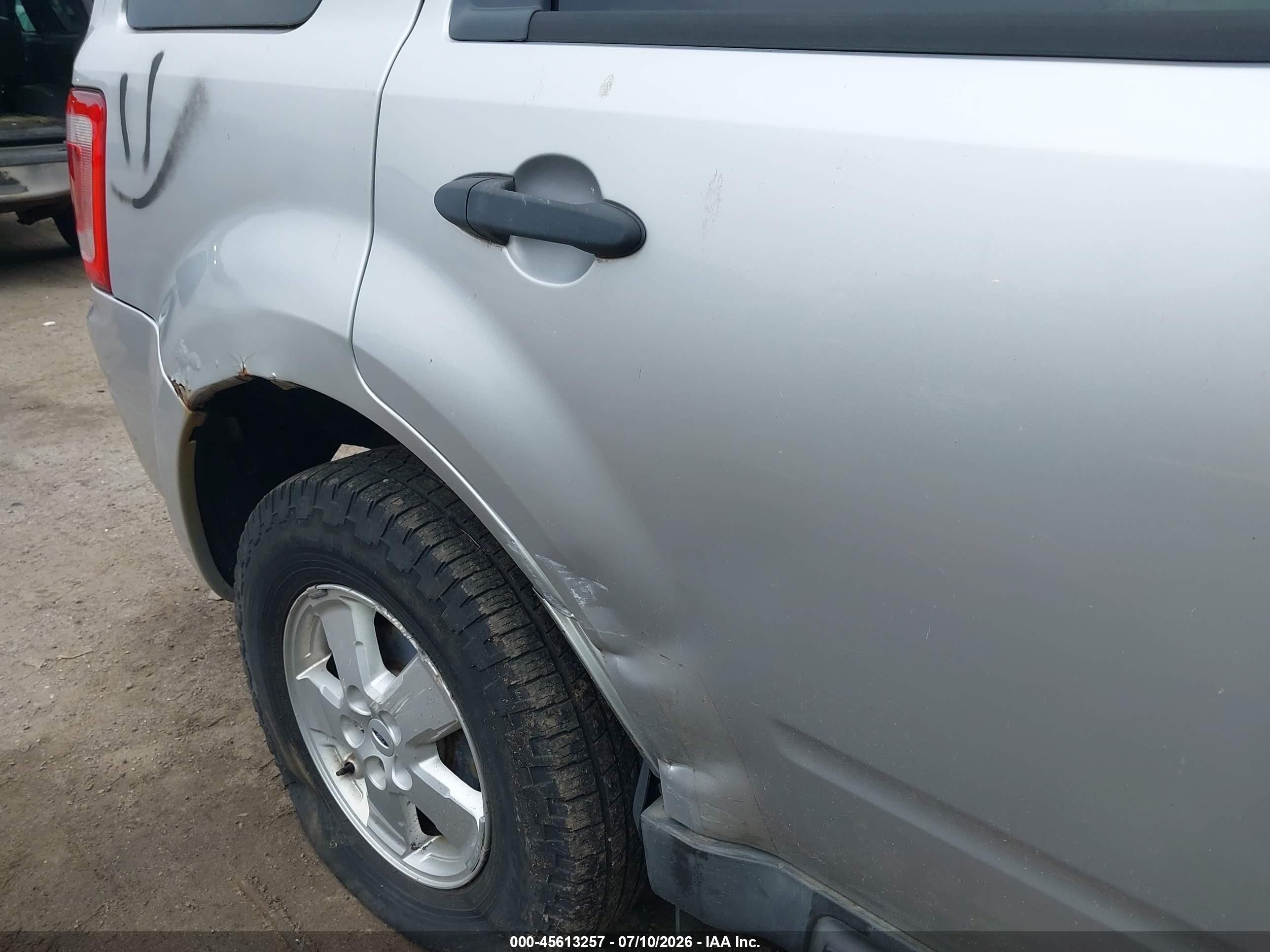 2010 Ford Escape Xlt Silver vin: 1FMCU9D7XAKA34185
