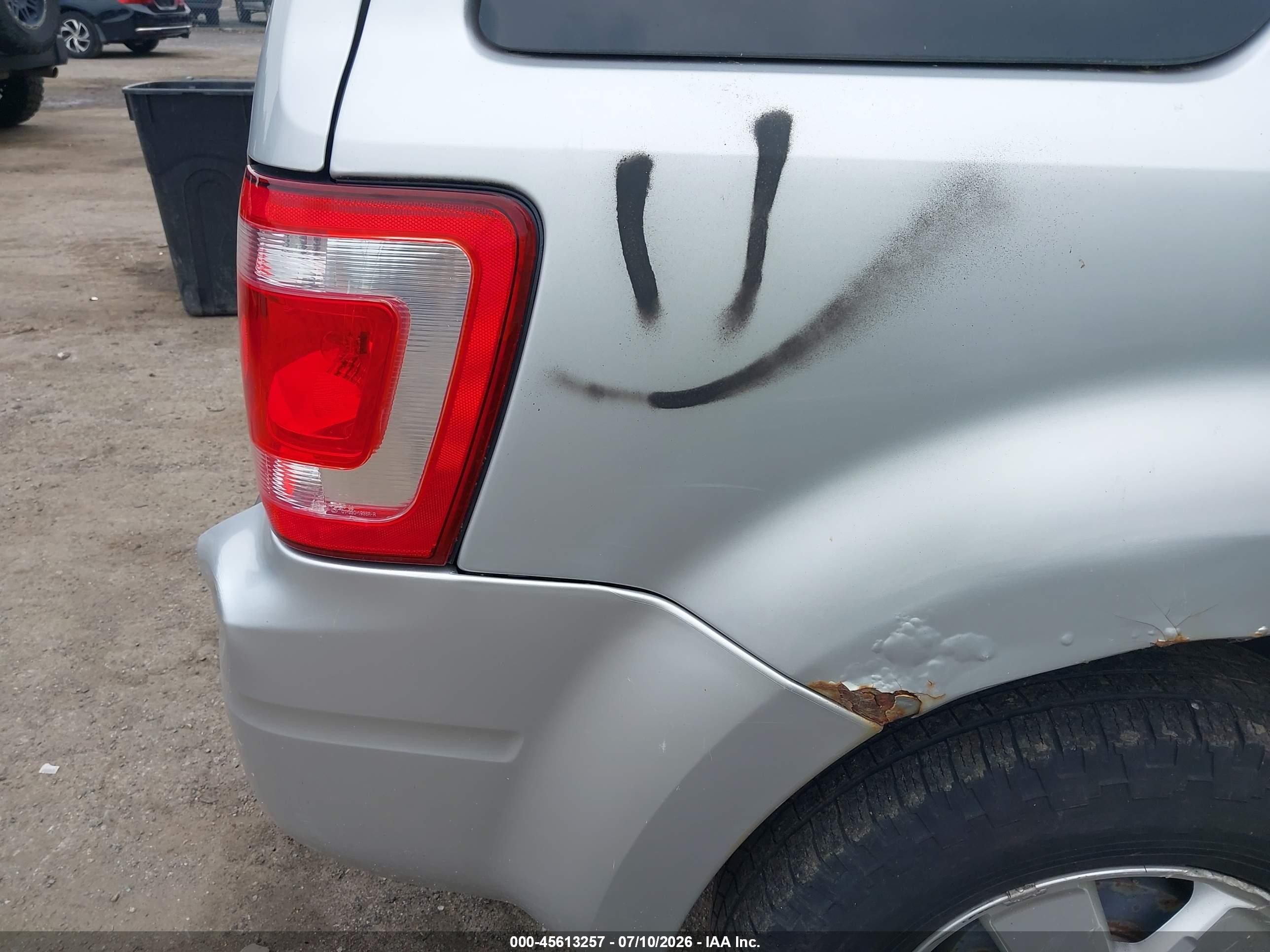 2010 Ford Escape Xlt Silver vin: 1FMCU9D7XAKA34185