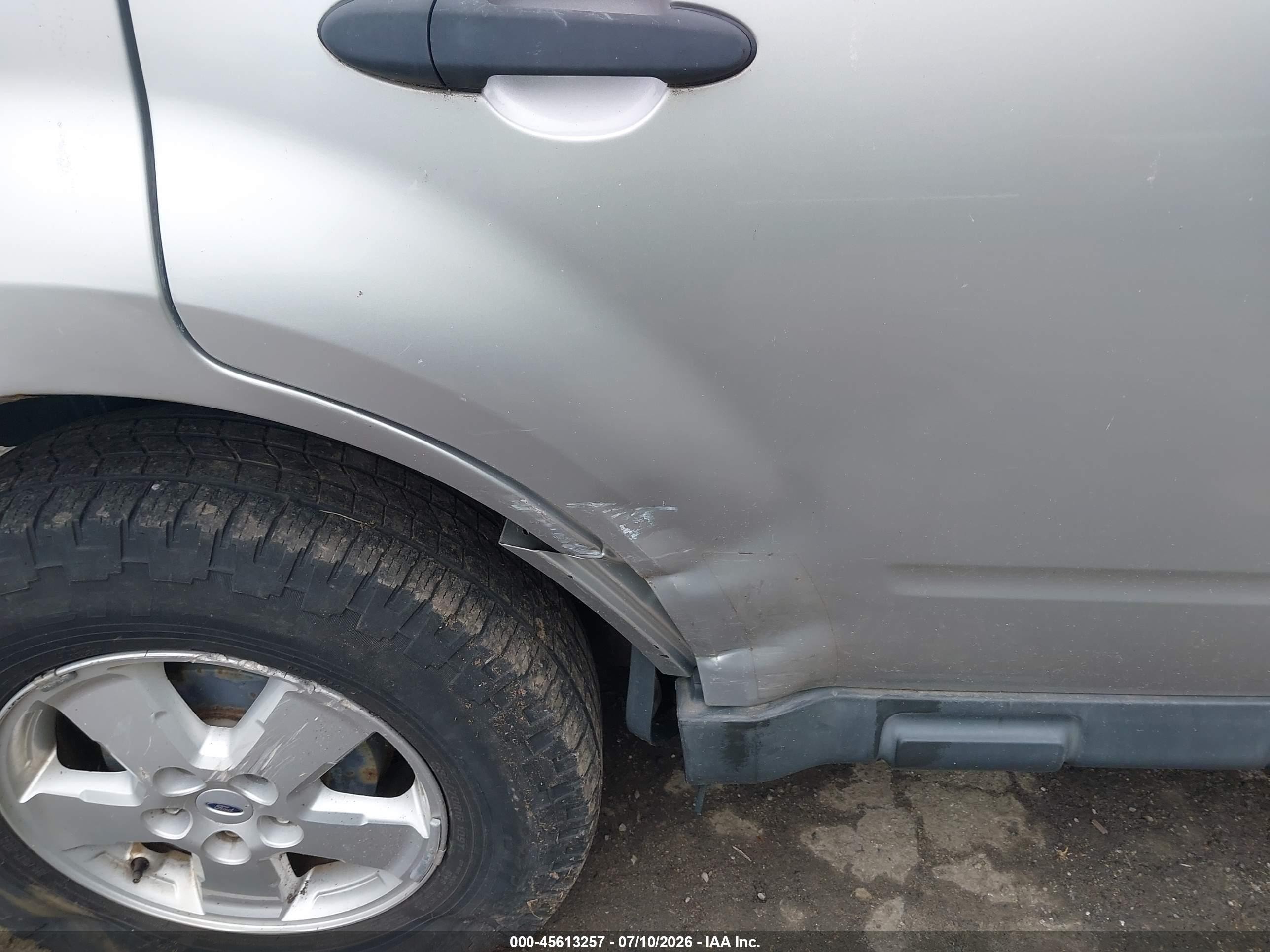 2010 Ford Escape Xlt Silver vin: 1FMCU9D7XAKA34185